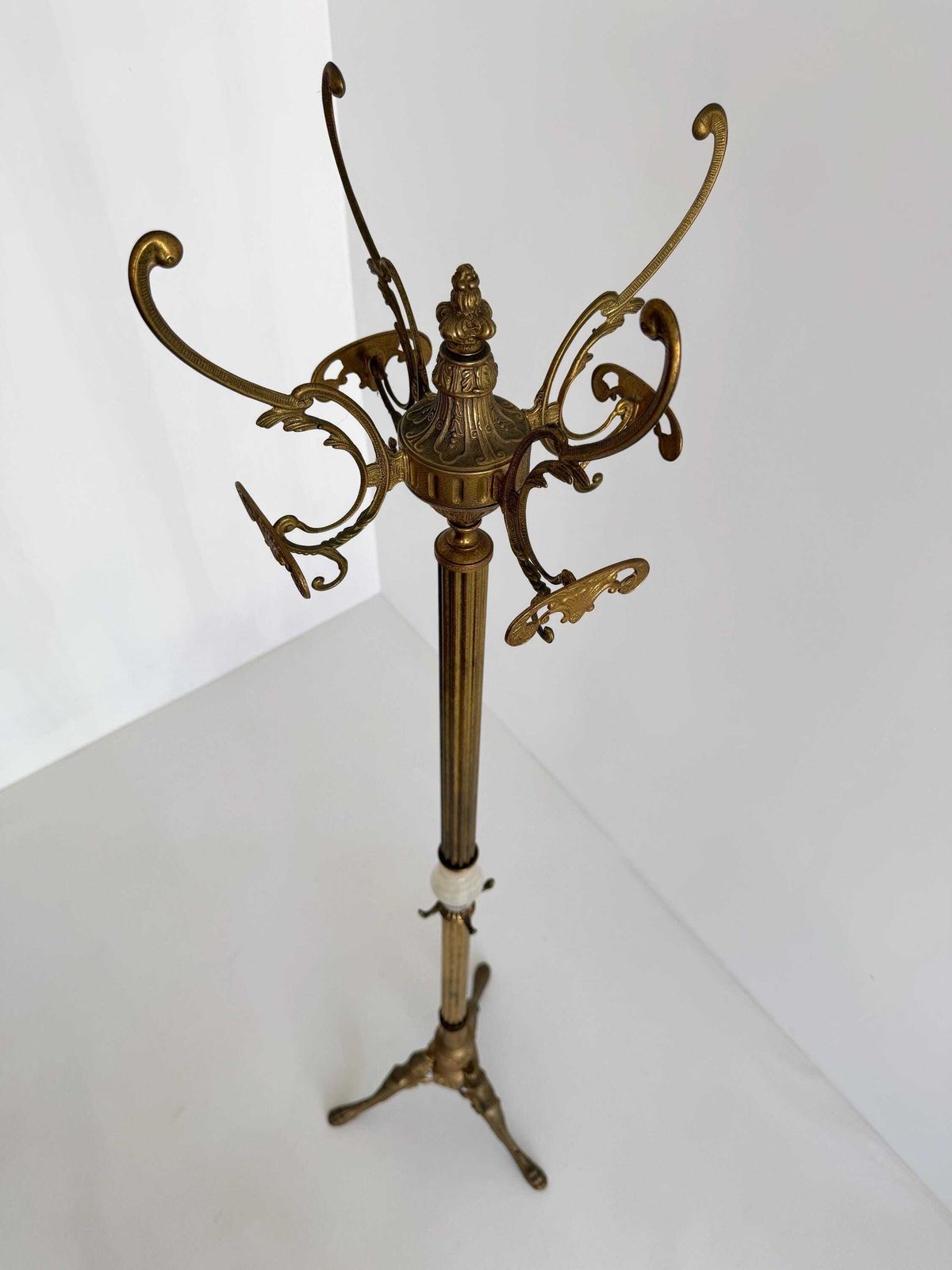 photo furniture Italian Brass Coat Rack With Onyx Marble Center, Rotating Crown & Ornate Hall Tree
