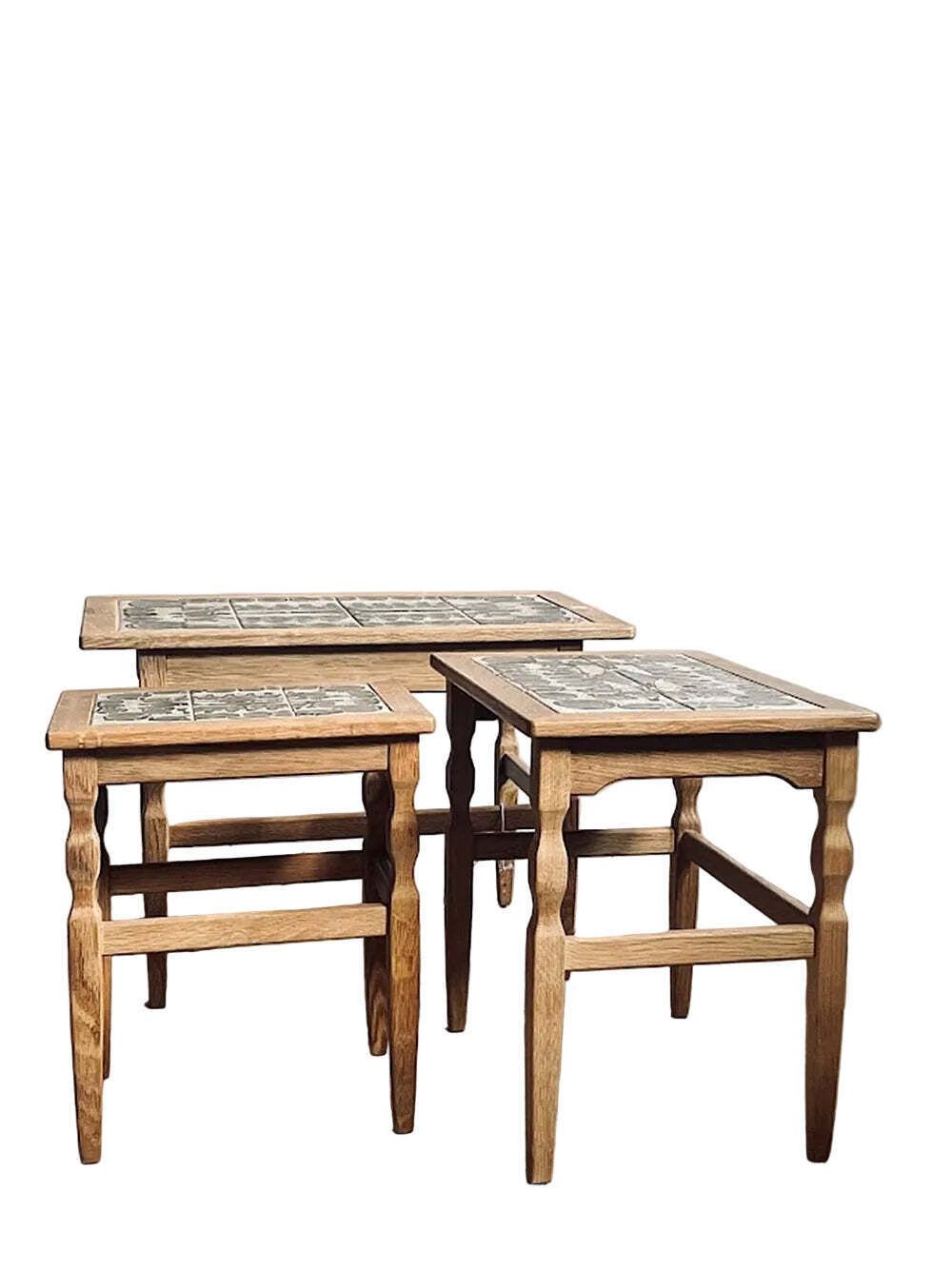 Henning Kjærnulf Set van drie eiken bijzettafels voor EG Kvalitetsmøbel, Denemarken, jaren 1960