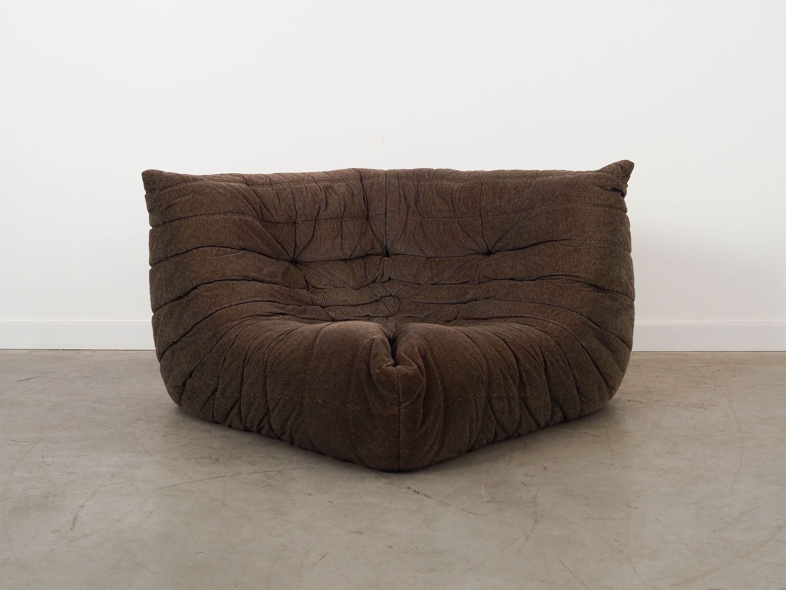 photo furniture Canapé d'angle Togo, design français, années 1970, designer : Michel Ducaroy, fabricant : Ligne Roset