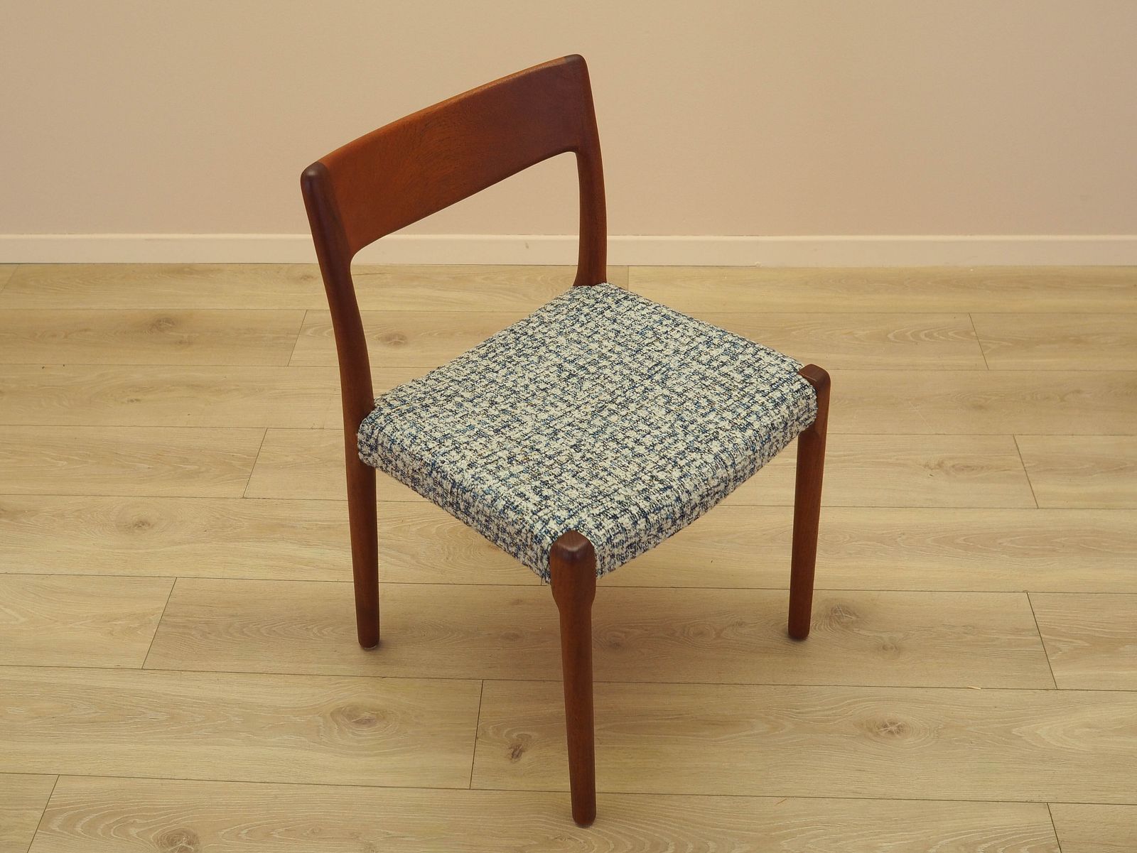 photo furniture Teakhouten stoel, Deens design, jaren 1960, fabrikant: EMC Möbler