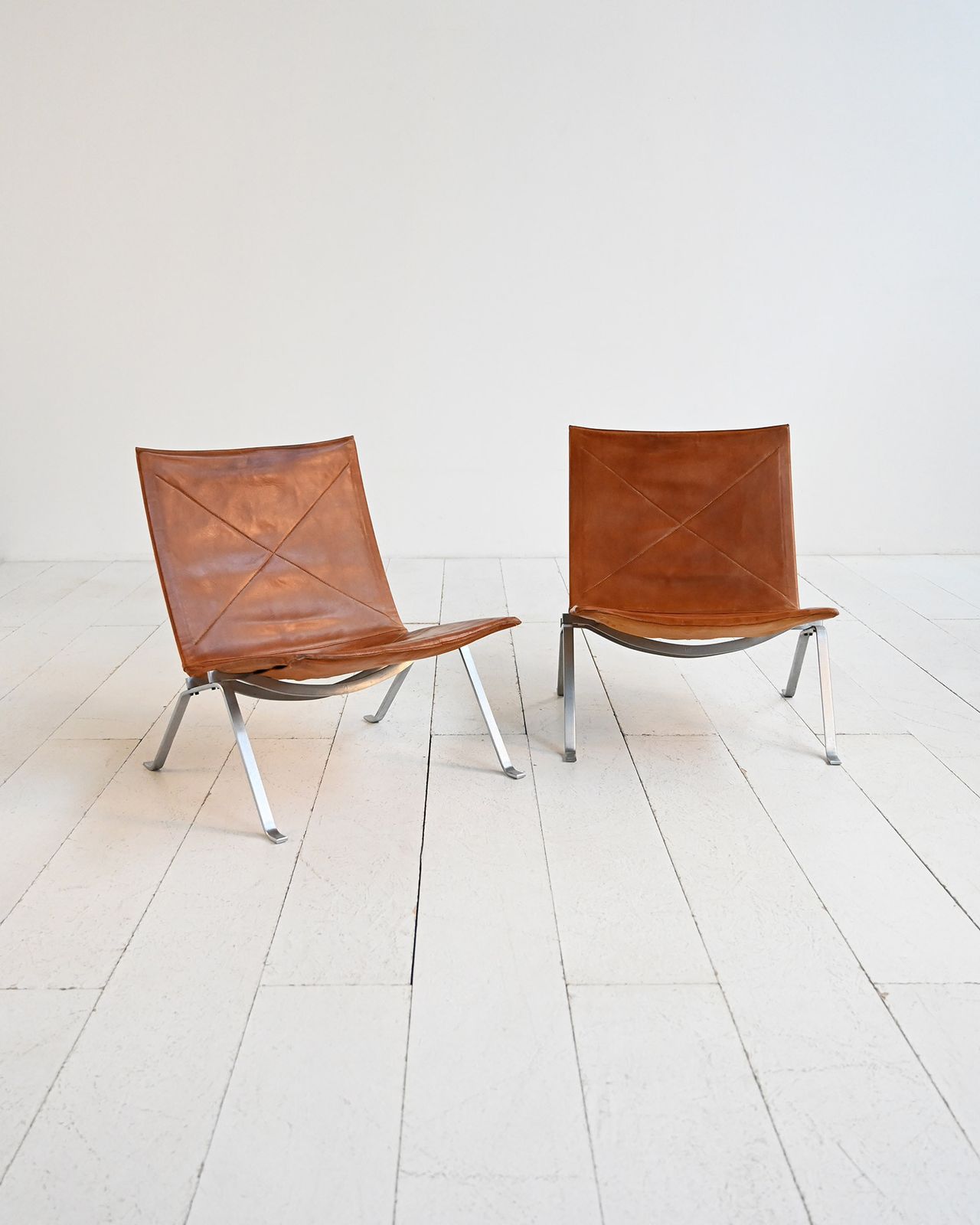 Paar "PK22" fauteuils van Poul Kjærholm voor E. Kold Christensen, ca. jaren 1950 photo for sale