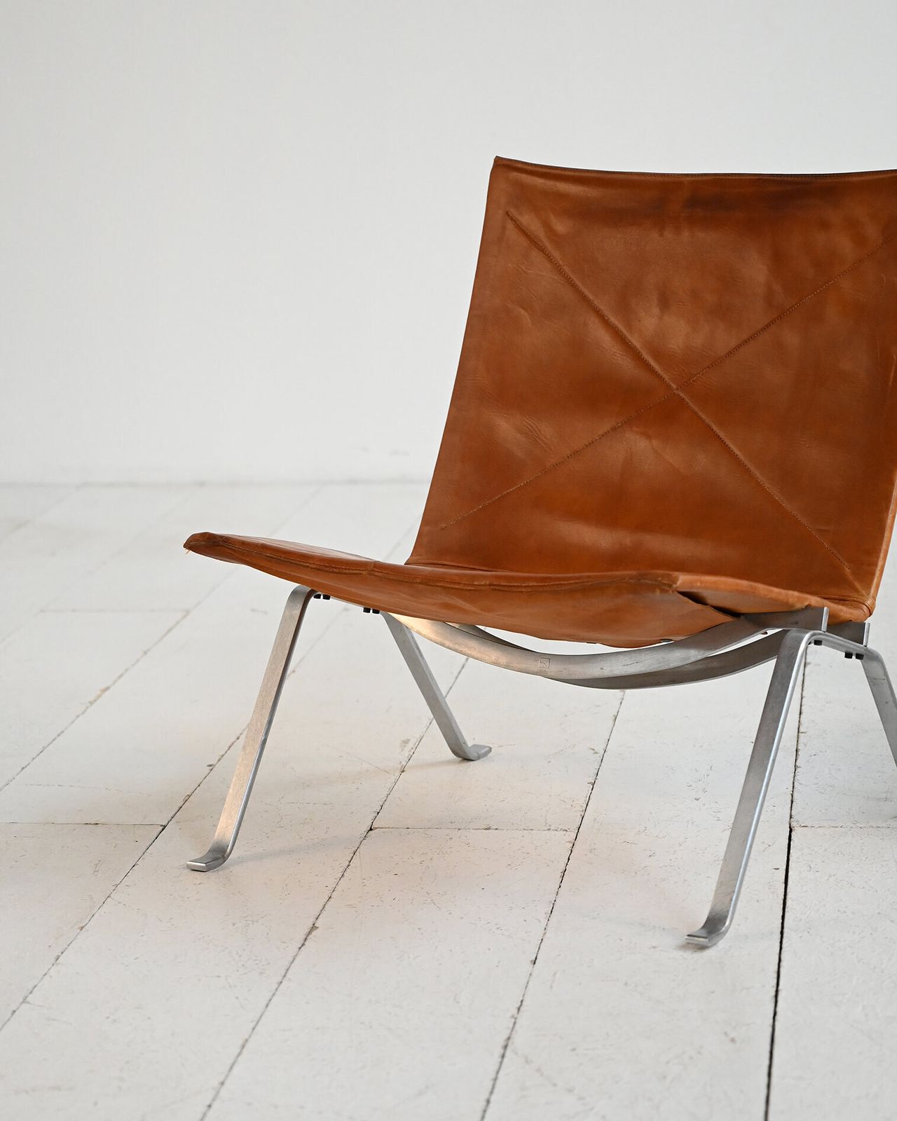 Paar "PK22" fauteuils van Poul Kjærholm voor E. Kold Christensen, ca. jaren 1950 photo vinterior