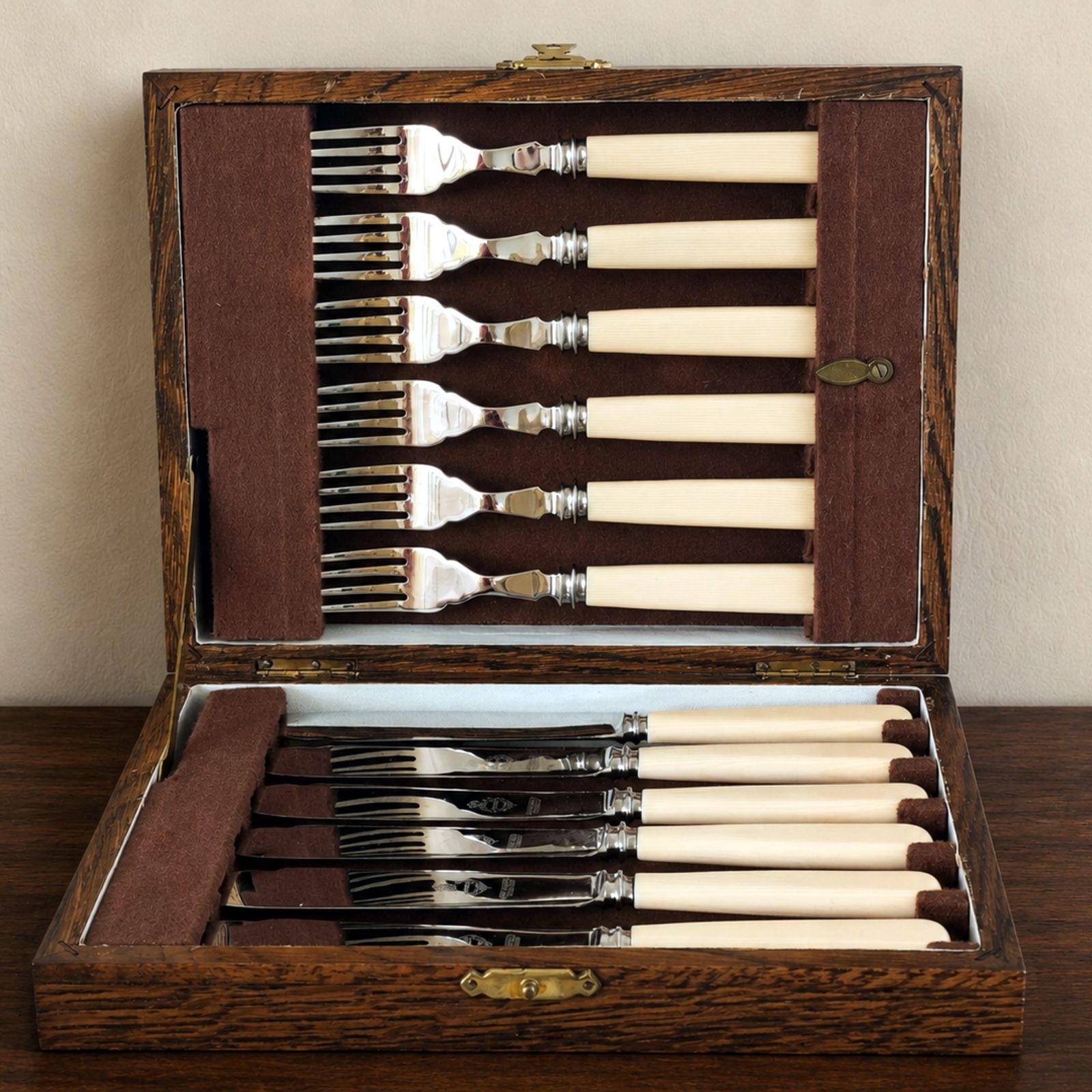 Boxed Firth Brearley Sheffield Fish Cutlery Set photo vinterior
