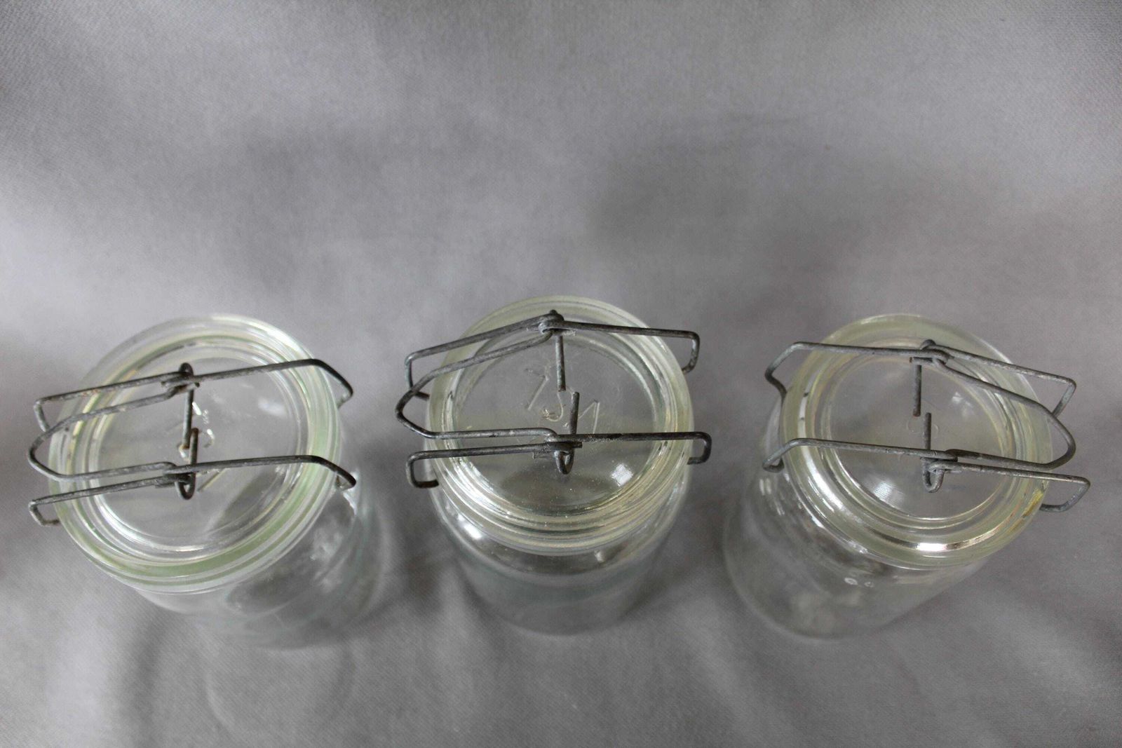 Lot de 3 bocaux de conservation vintage Val Saint Lambert en verre avec couvercle et fermetures métalliques, 1 litre, 1932 photo Décoration