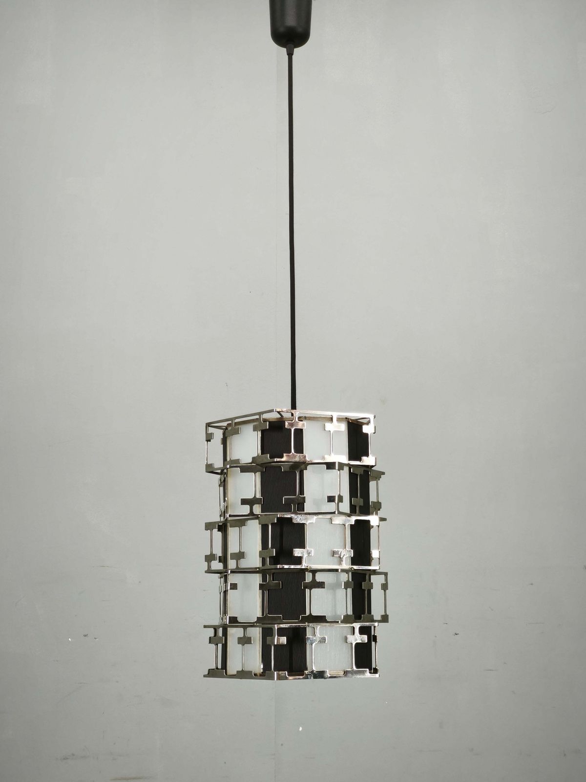 Mid-Century Tsjechische chromen geometrische hanglamp, jaren 1960 photo furniture
