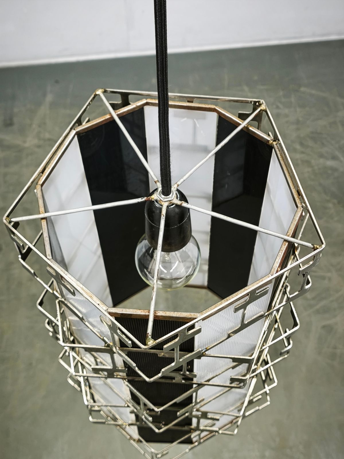 Mid-Century Tsjechische chromen geometrische hanglamp, jaren 1960 photo vintage