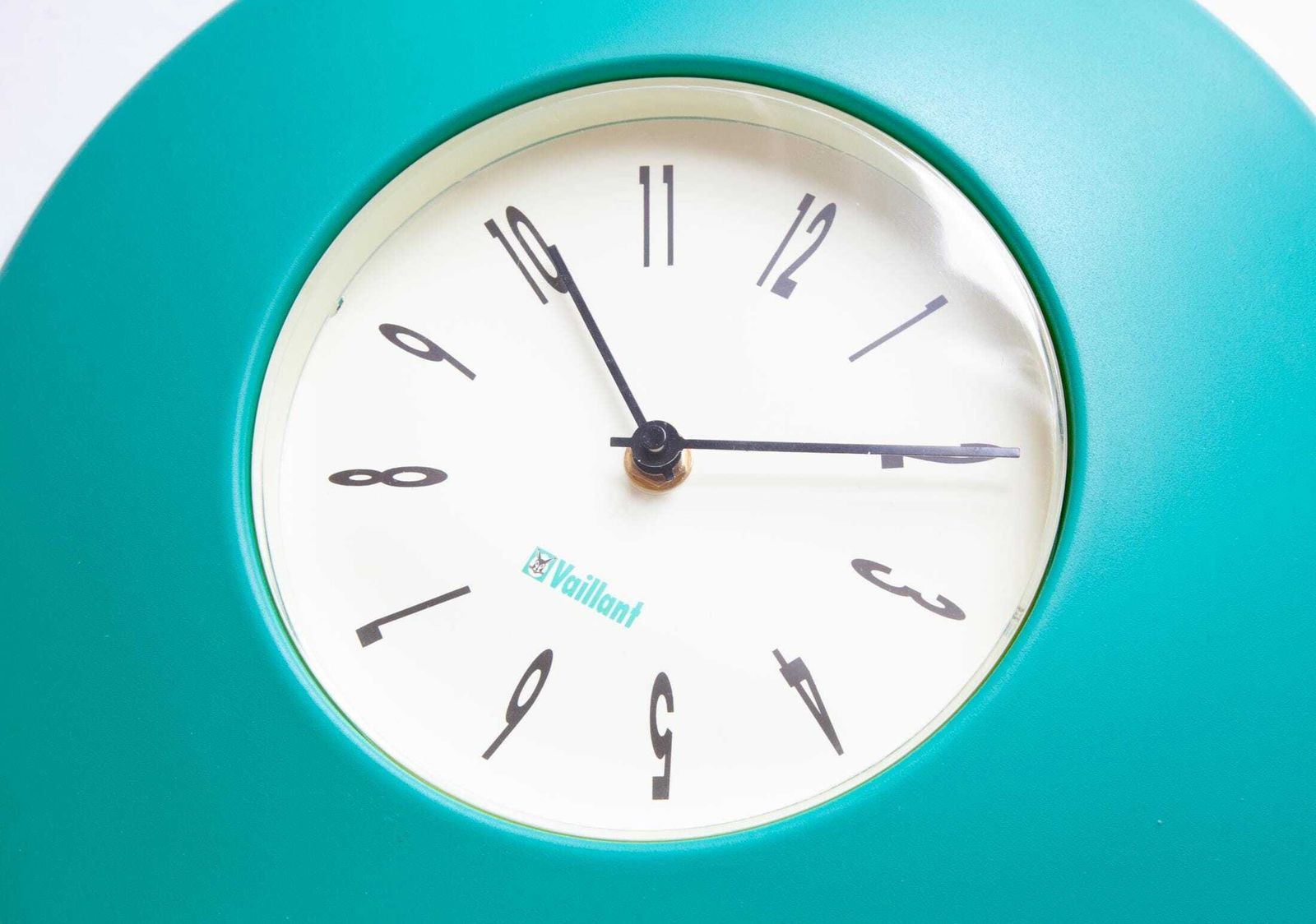 Postmodern Wall Clock Vaillant Germany 80s 90s Memphis Era Panton Space Age Battery Turquoise Large photo for sale
