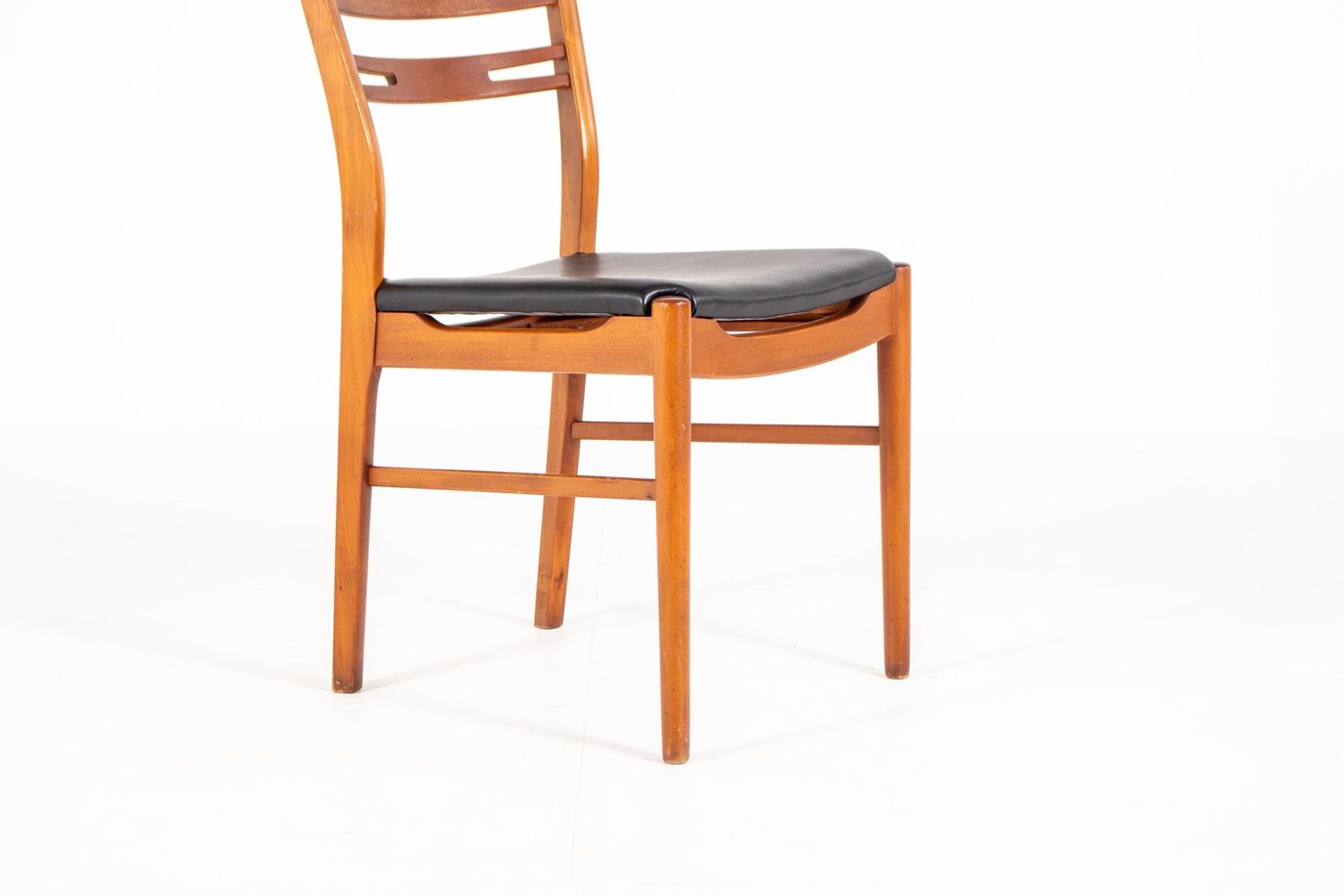 Set Of 6 Danish Mid Century Teak Dining Chairs Model 210 By Farstrup — 1960s photo vinterior