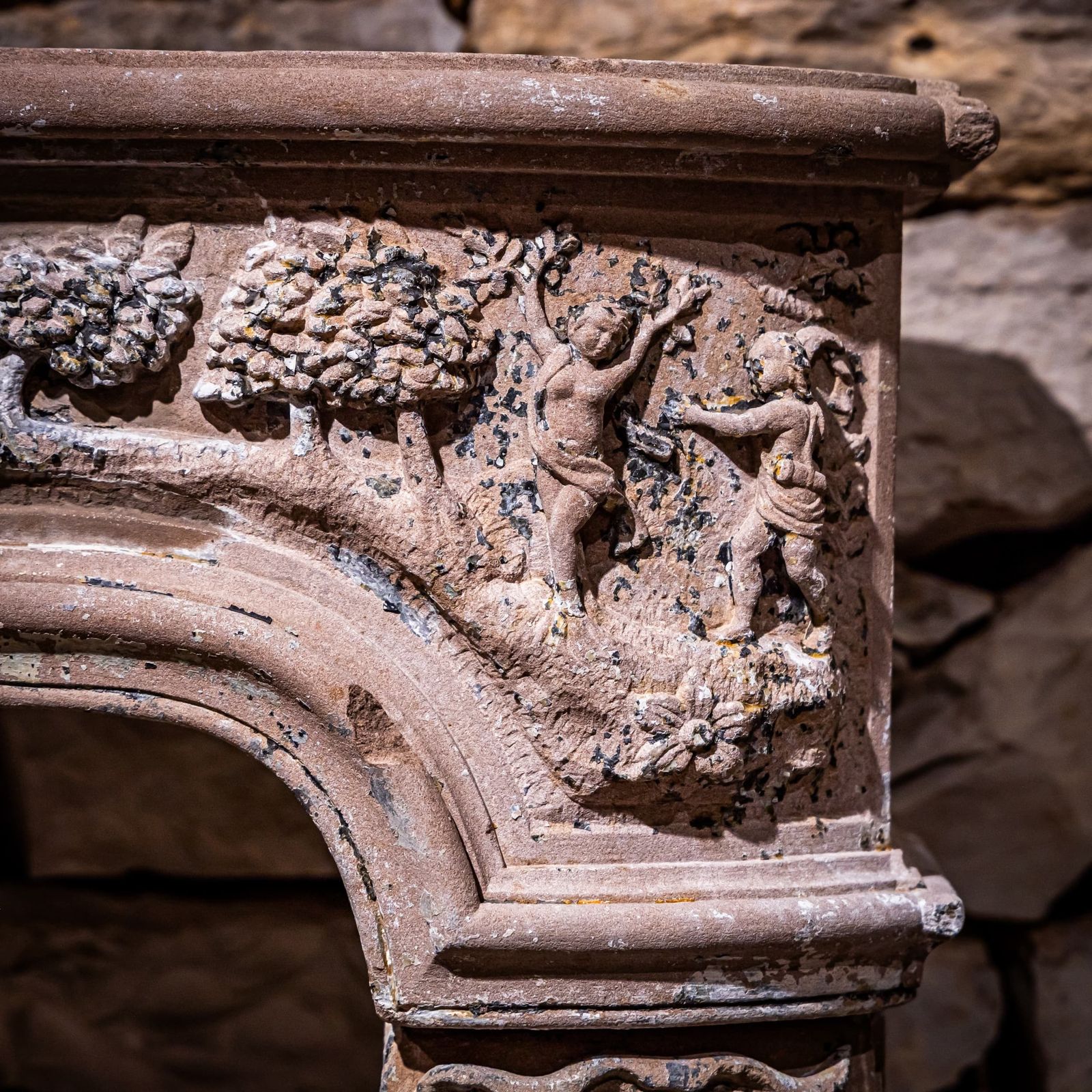 Encadrement de cheminée baroque avec scènes du mythe d'Apollon et Daphné, sud-ouest de l'Allemagne, XVIIIe siècle photo buy