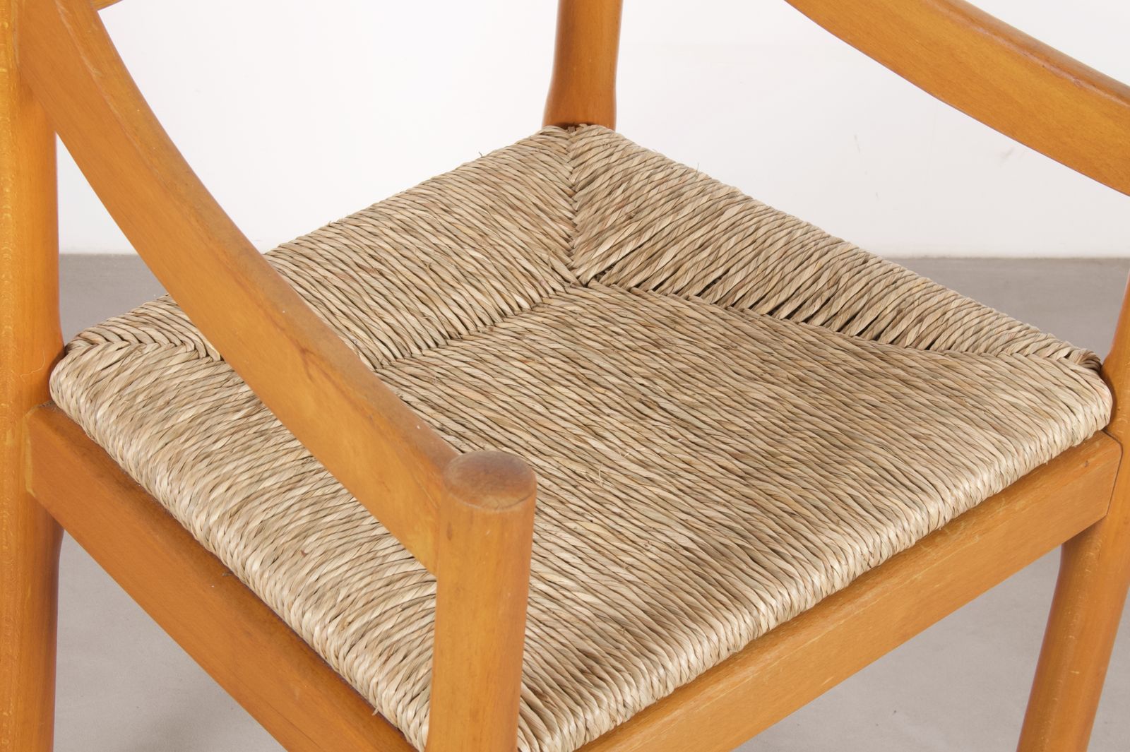Vintage Carimate stoel in beukenhout door Vico Magistretti voor Cassina, jaren 1960 photo furniture
