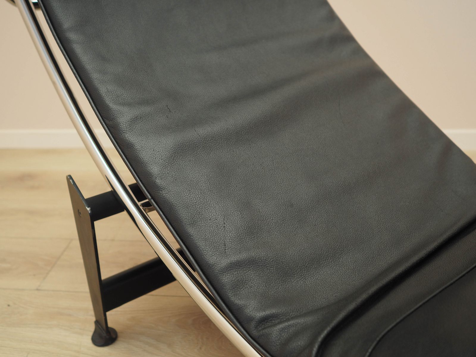 Meubels Leren chaise longue, LC4-stijl, jaren 1980, Made In Italy photo