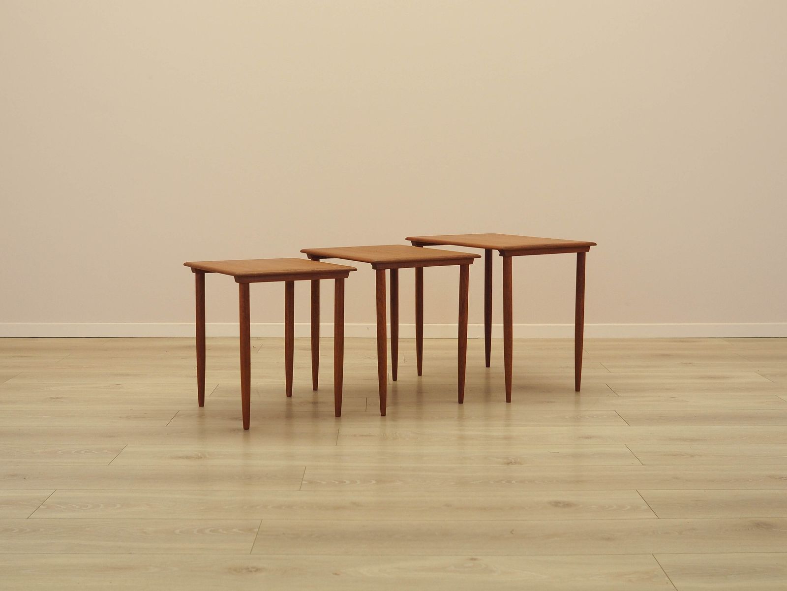 Nesttafels van teakhout, Deens design, jaren 1970, gemaakt in Denemarken. photo furniture