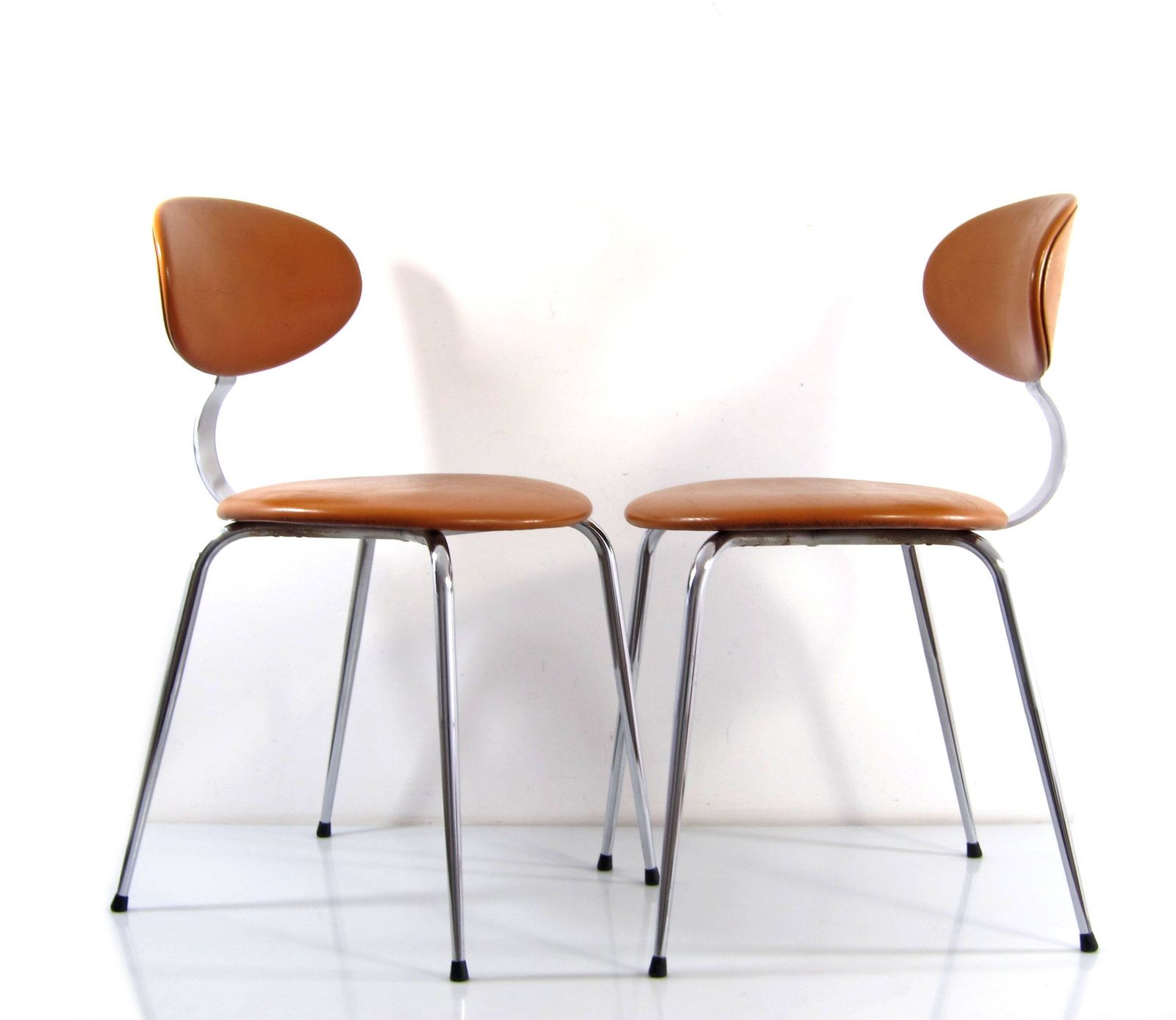 photo buy Mid-Century Modern stoelen en krukken van Rudy Verelst voor Novalux, jaren 1960