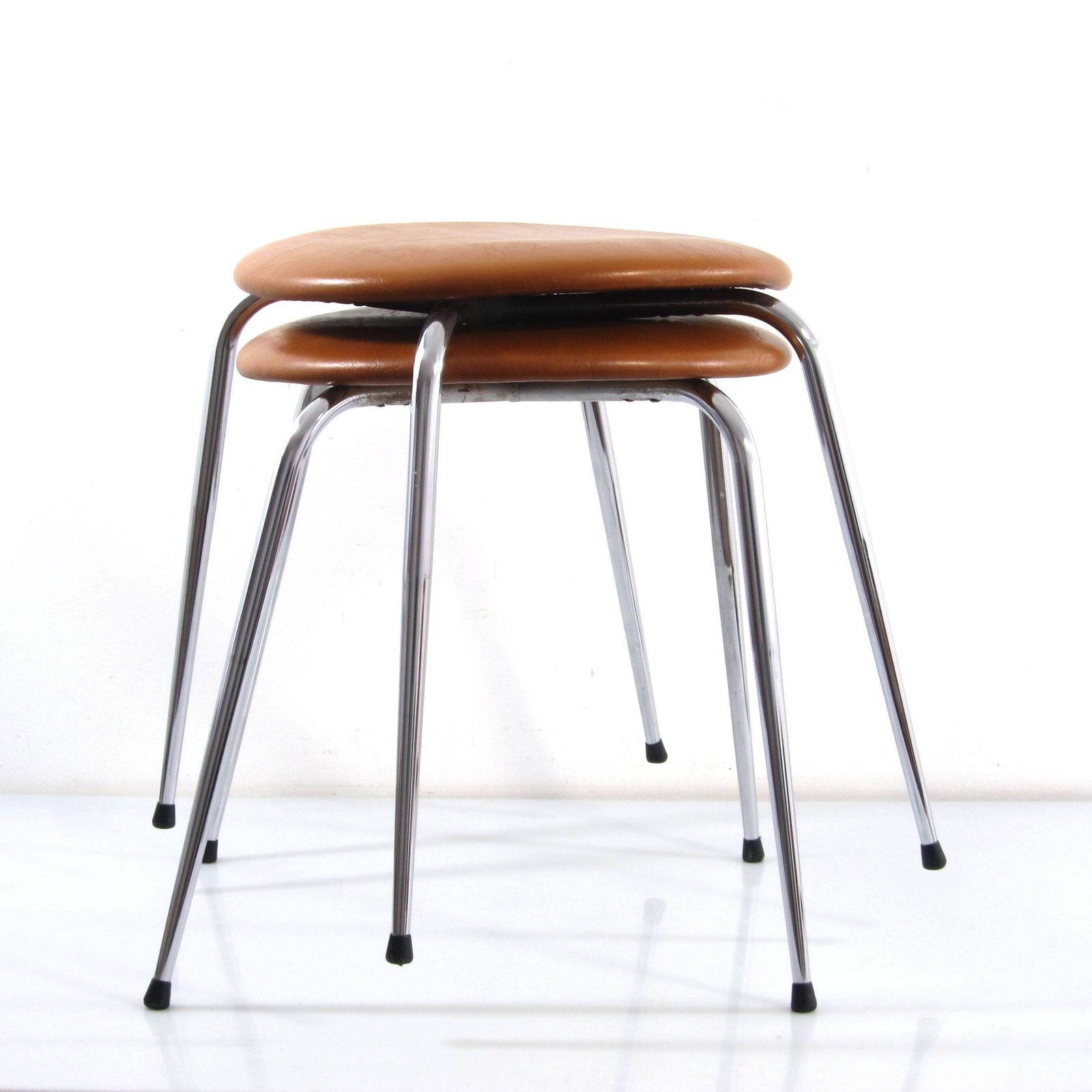 photo vintage Mid-Century Modern stoelen en krukken van Rudy Verelst voor Novalux, jaren 1960
