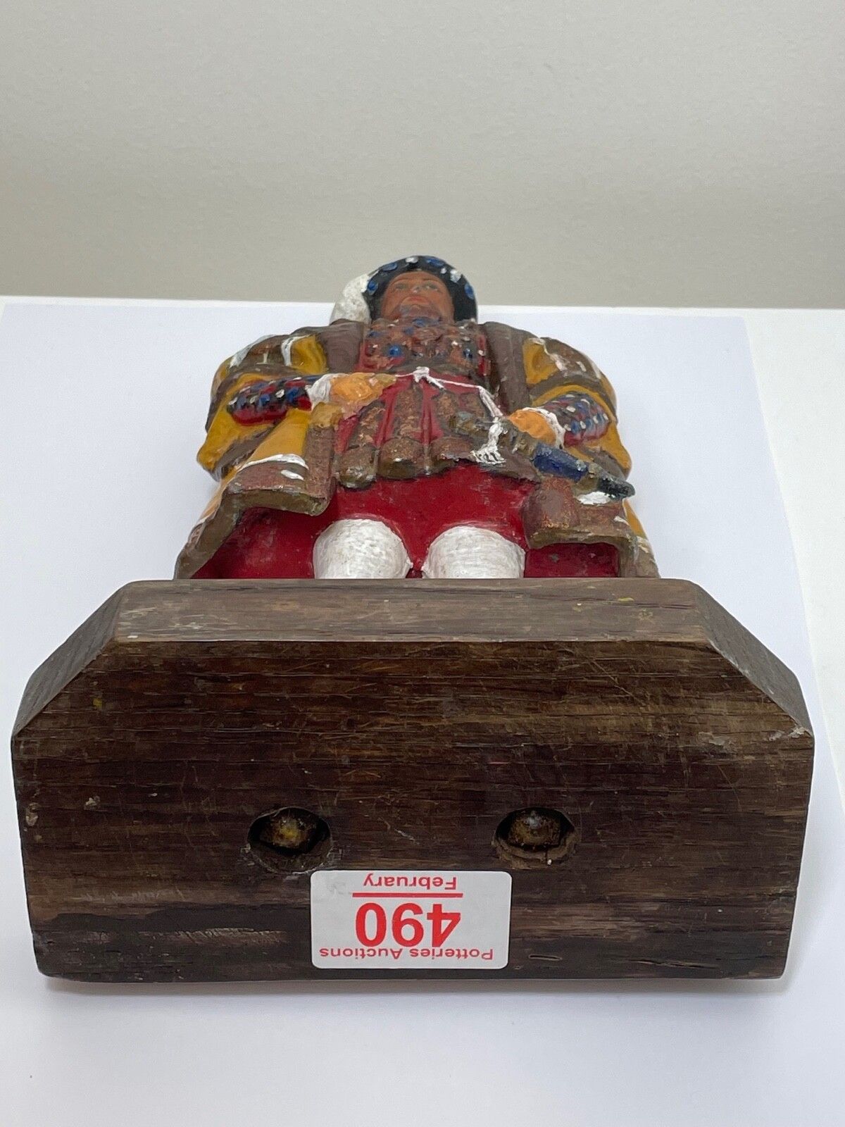 photo furniture Mid-Century handgeschilderd loden beeldje van de Tudorkoning Henry VIII