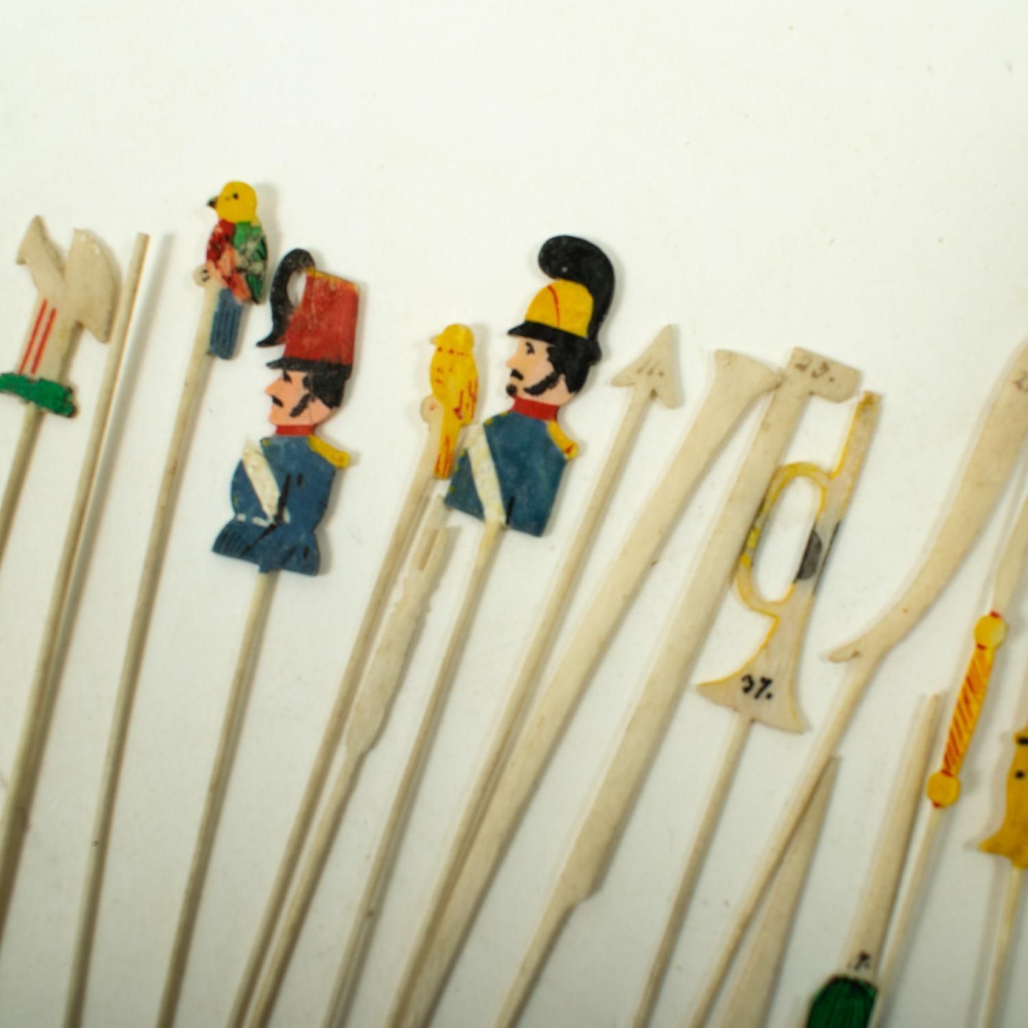 Rare ensemble de jeu en os sculpté, travail de prisonnier de guerre, vers la fin du XVIIIe siècle photo 430.0