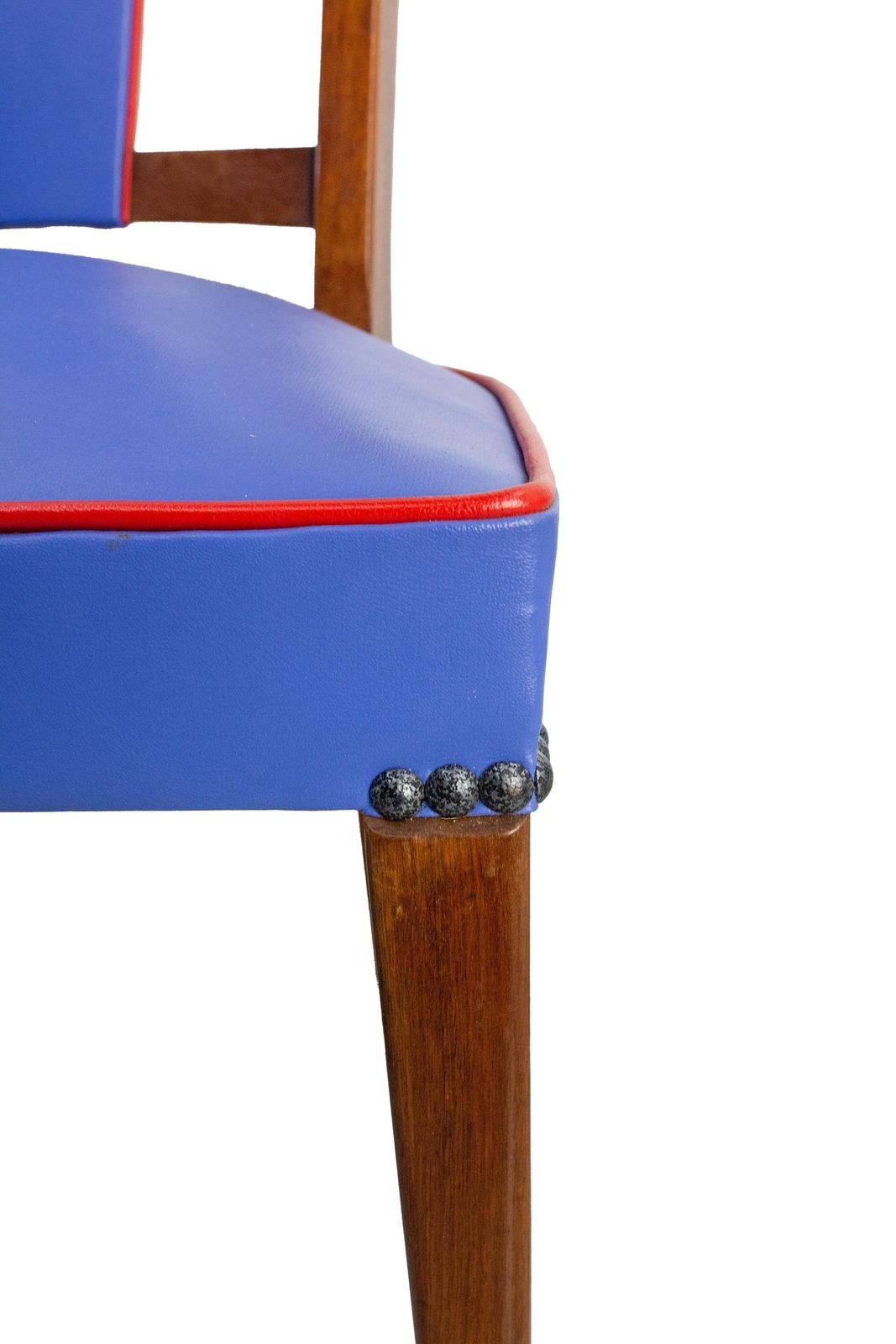 Zes eetkamerstoelen met blauwe bekleding en rode bies – teakhouten frame en skai – mid-century Frans, ca. 1960 photo vintage