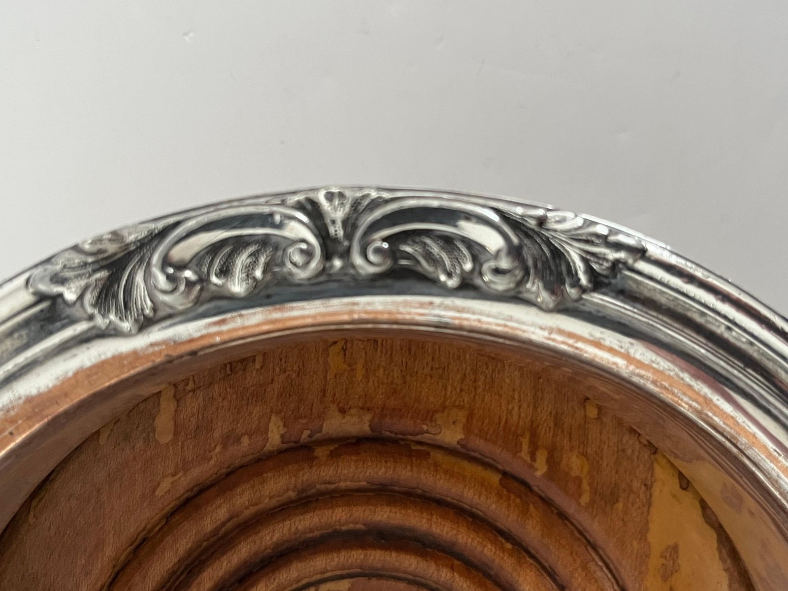 photo buy Paar Georgische wijncoasters van zilver en Sheffield plate, ca. 1790