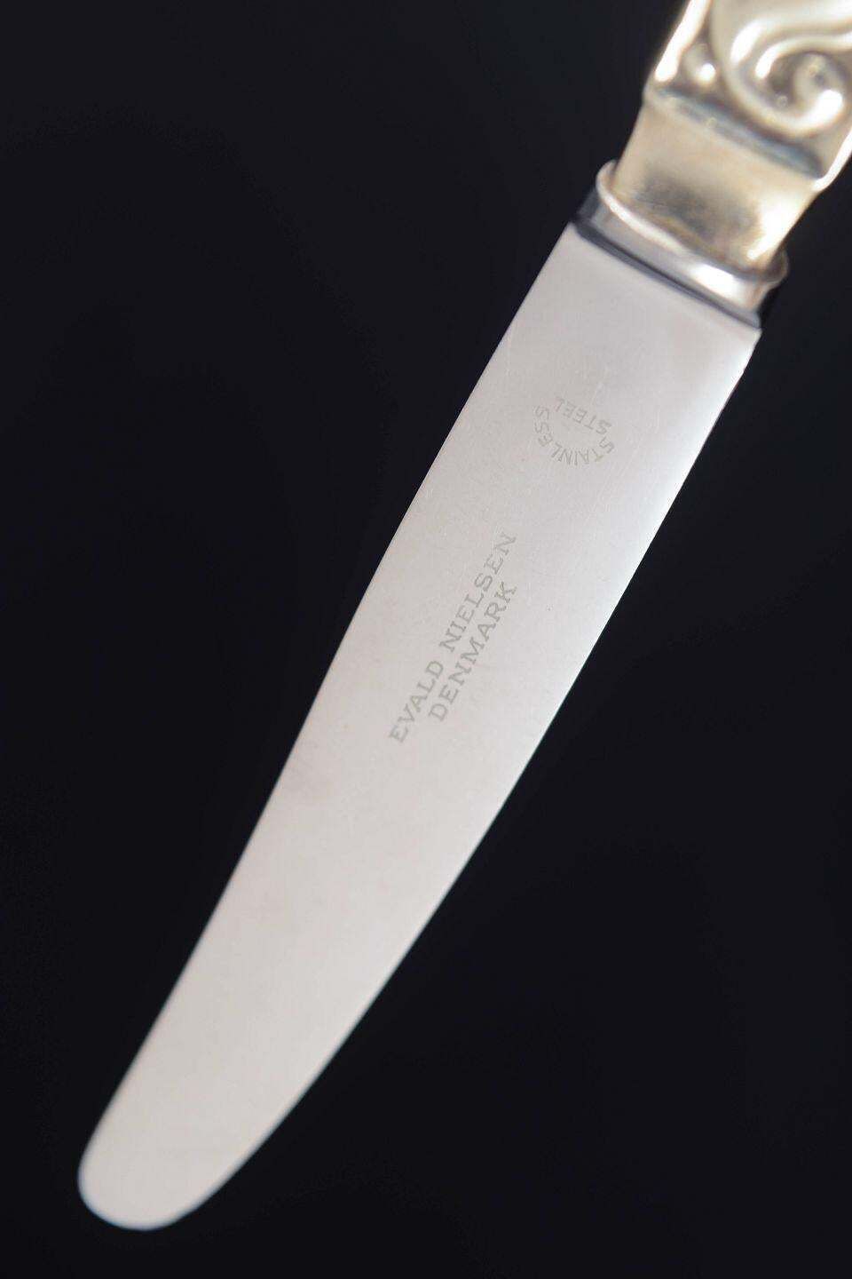 Evald Nielsen. Ensemble de quatre couteaux à fruits en argent sterling et acier inoxydable. photo 514.0