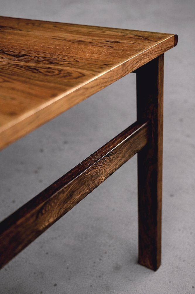 photo vinterior Mid-Century Danish Modern Capella salontafel in Santos palissander door Illum Wikkelsø voor Niels Eilersen, jaren 1960