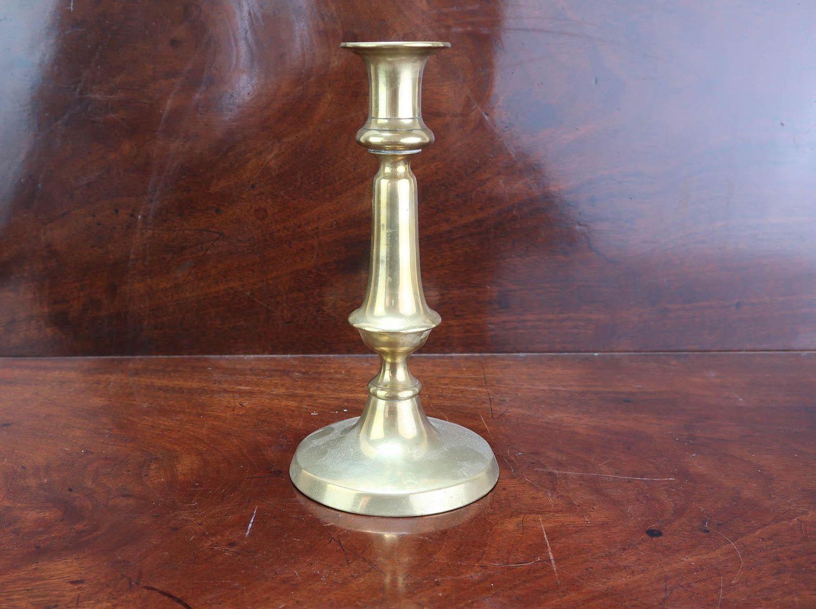 Antieke Ronde Voet Messing Kandelaar, Engels, 19e Eeuw photo for sale