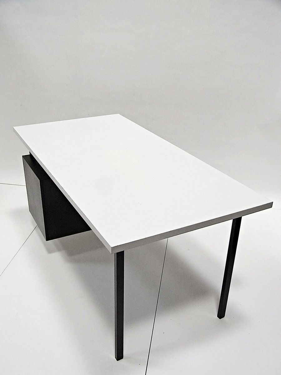 Schrijftafel in zwart gebeitst eiken met wit gelakt blad door Herbert Hirche voor Christian Holzäpfel KG, Duitsland, jaren 1960 photo vinterior