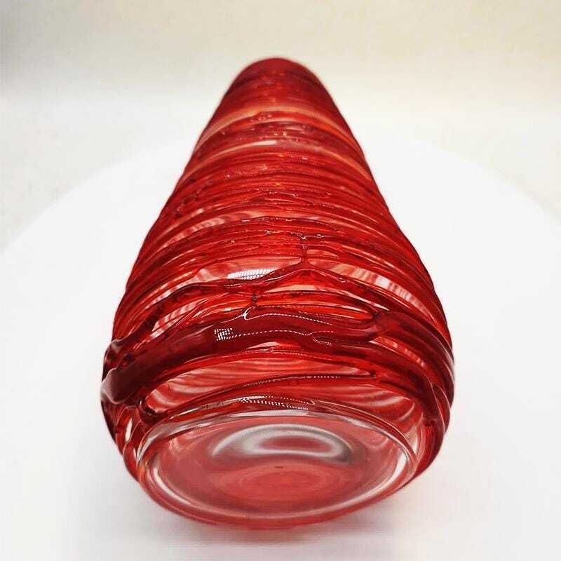 photo furniture Mid-century vaas in handbewerkt Murano-glas van Sergio Costantini, gesigneerd op de bodem. Vervaardigd in Murano, Italië.