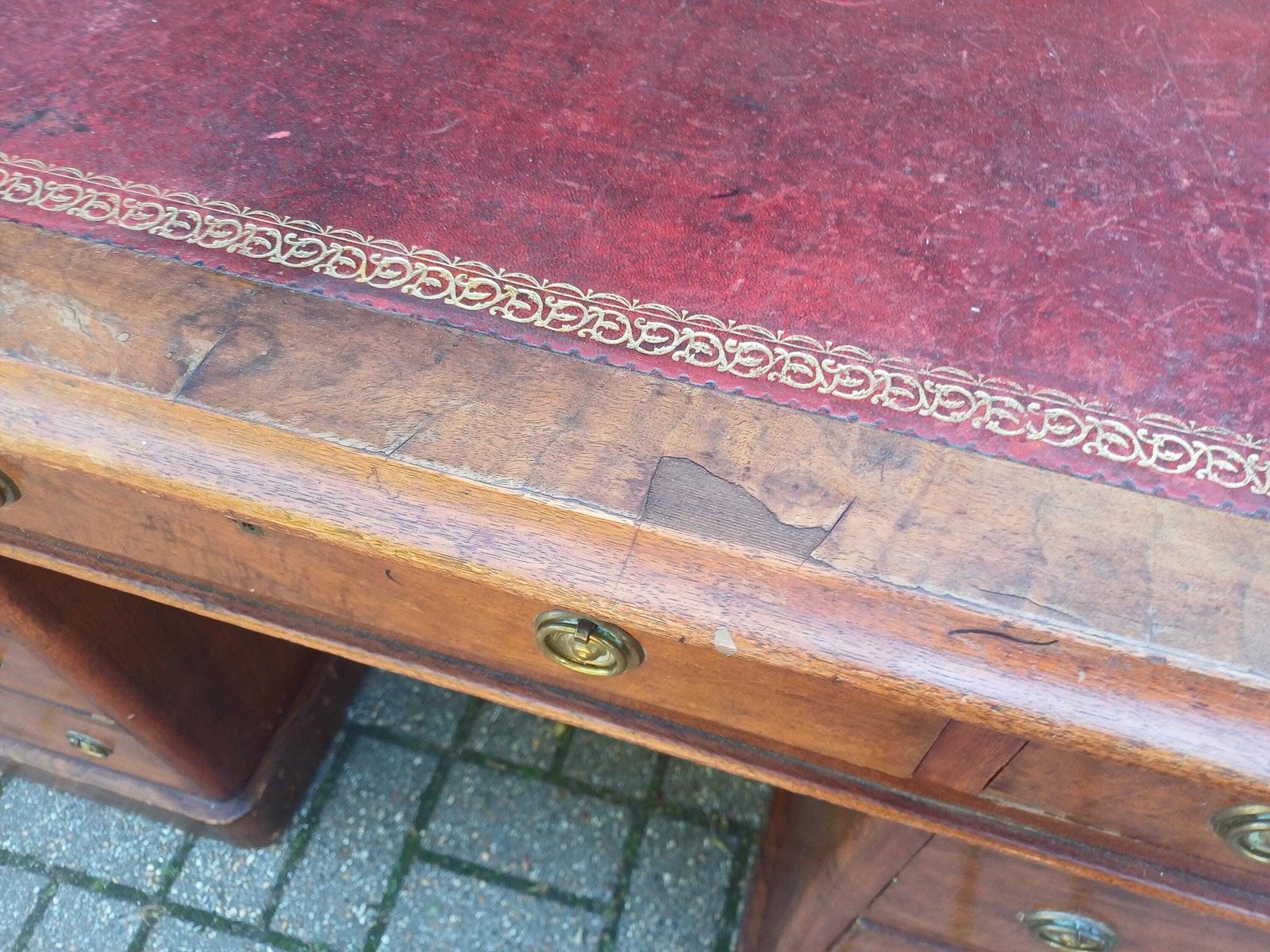 photo furniture Mature Victorian Walnut Pedestal Desk C1870 Antique Kneehole Writing Desk