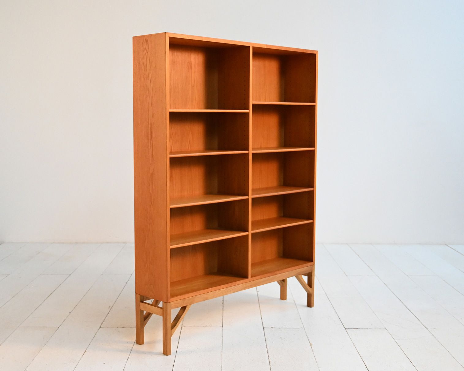 "154" Boekenkast van Børge Mogensen voor FDB, ca. jaren 1960 photo furniture