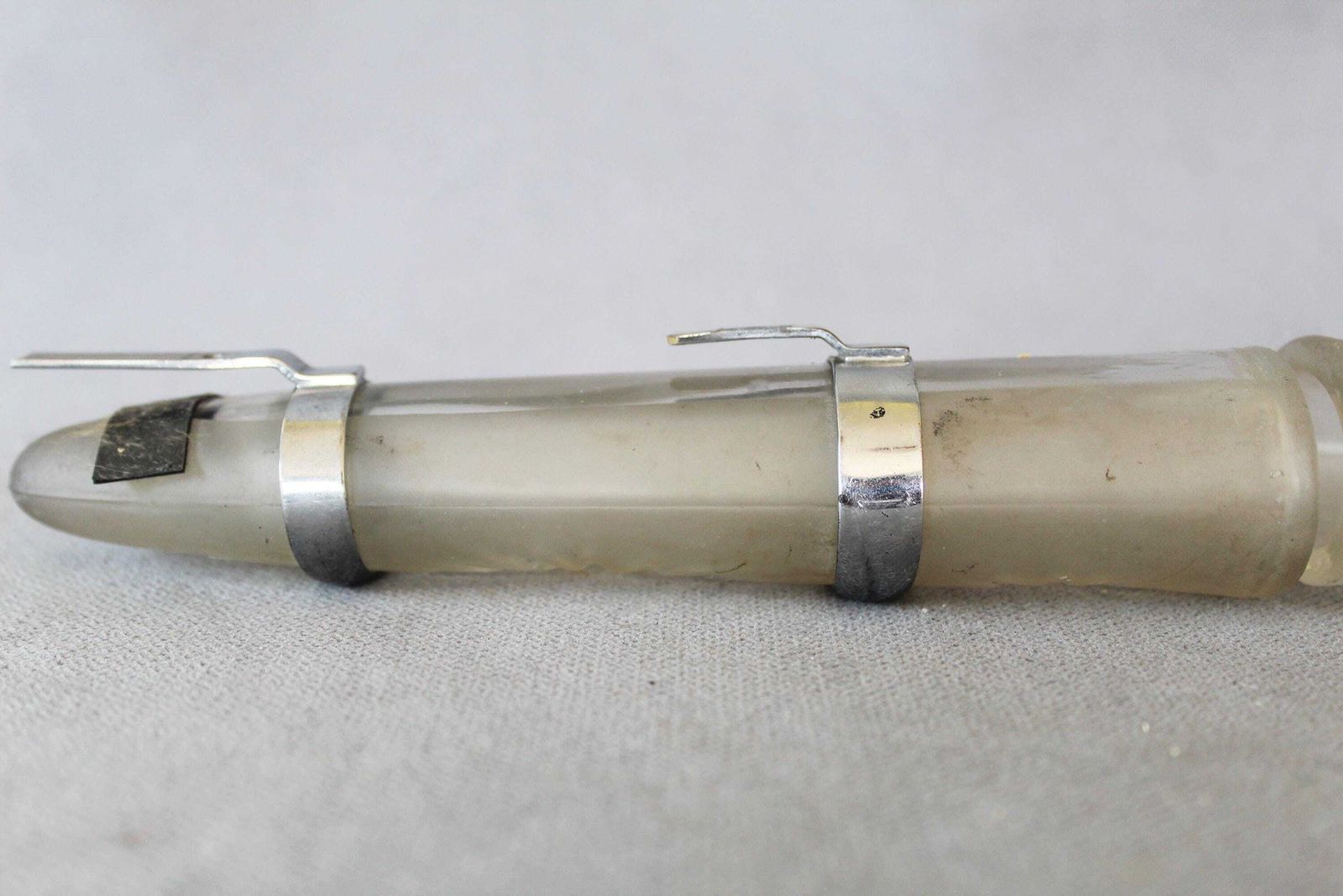 Set van 2 glazen vaasjes voor op het autodashboard, bevroren glas, starburst-motief, inclusief beugels (gedeeltelijk), autovaasjes, klassieke auto/oldtimer photo vintage