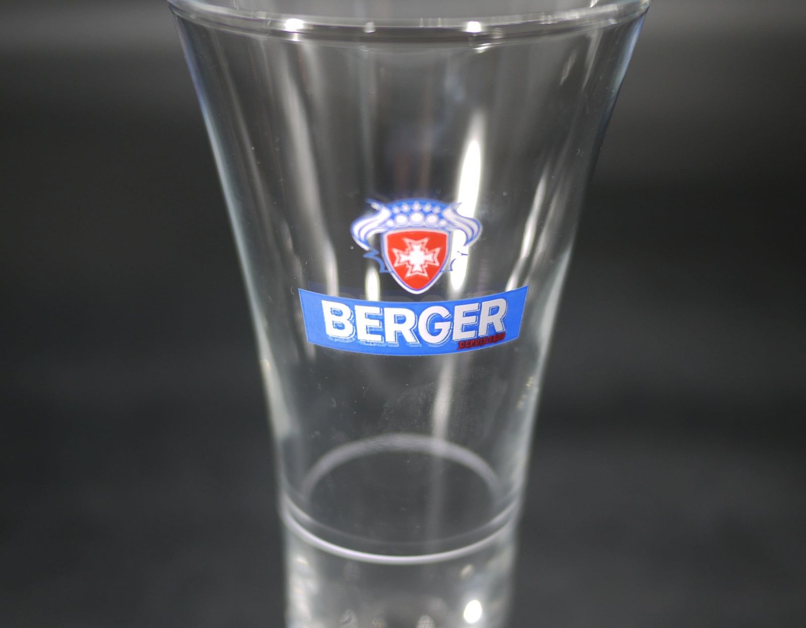 photo furniture Franse Berger Tall Pastis Glazen, jaren 1960, Parijse Café