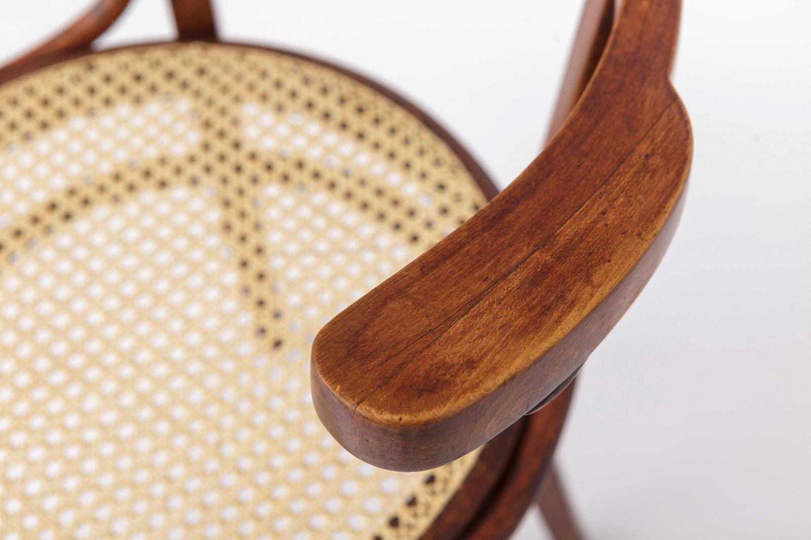 1 van 2 Vintage Bentwood Bureaustoel, jaren 1950 Oostenrijkse Stoel, Mid-Century Rieten Stoel, Gerestaureerde Beukenhouten Stoel photo vinterior