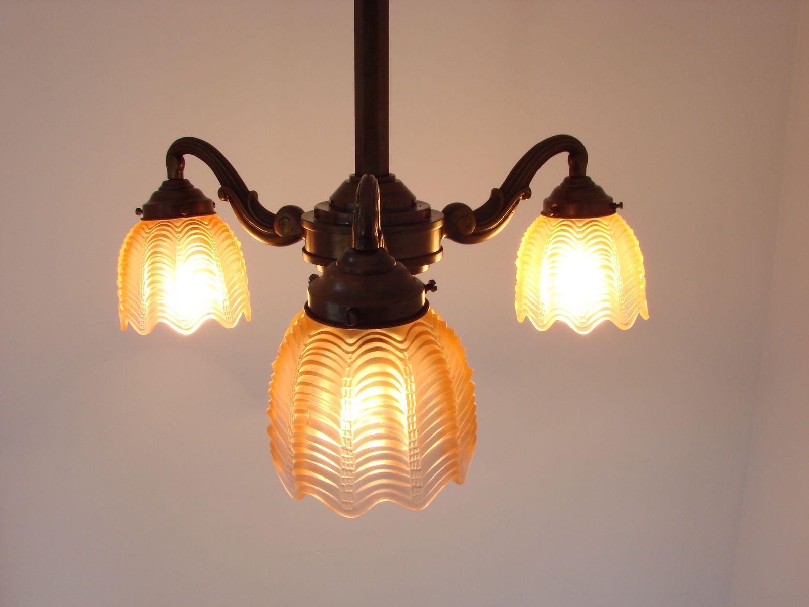 Art Deco bronzen kroonluchter, jaren 1920. photo 449.0
