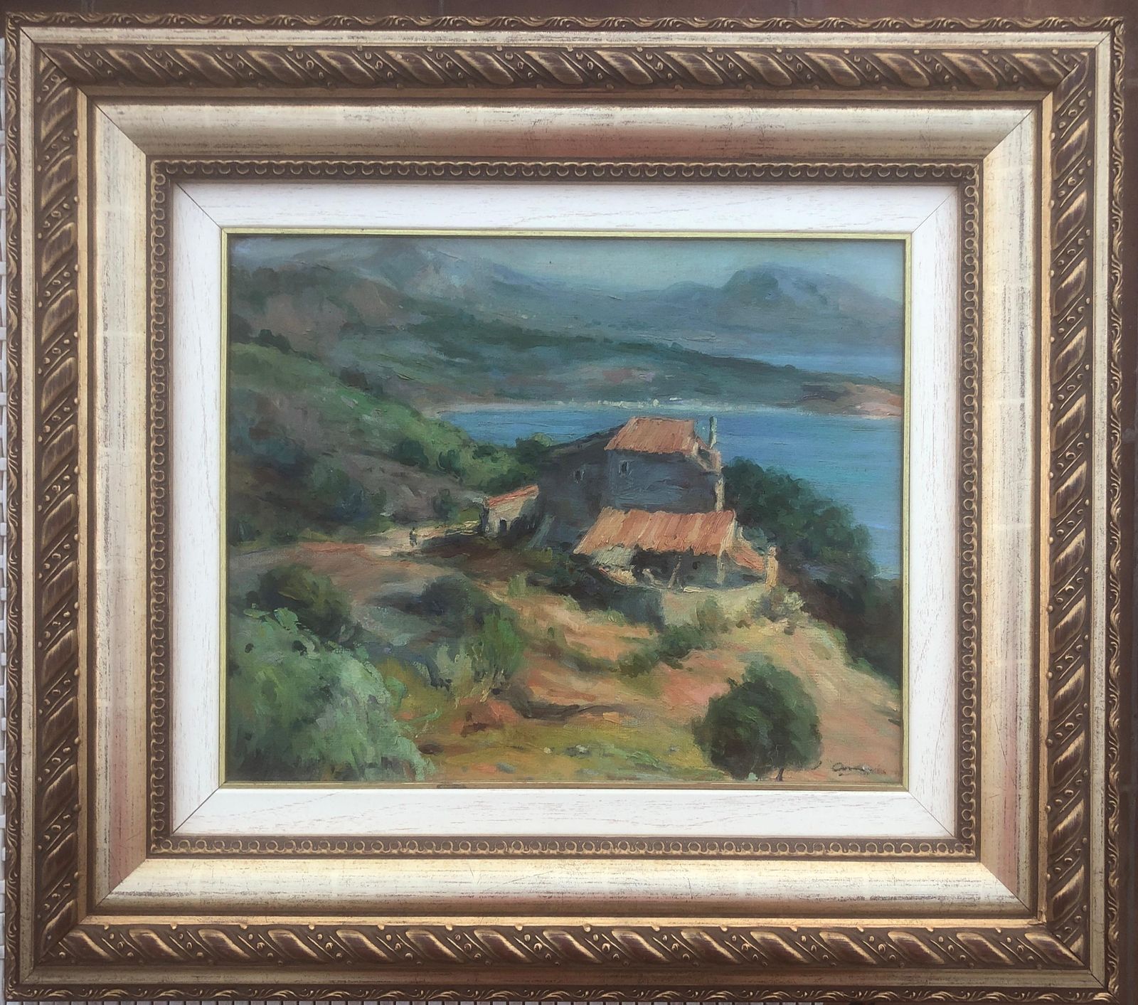 Joaquin Asensio Marine – Catalaans Mediterraan kustlandschap met boerderij – Spaans impressionistisch olieverfschilderij, ca. 1950 photo furniture
