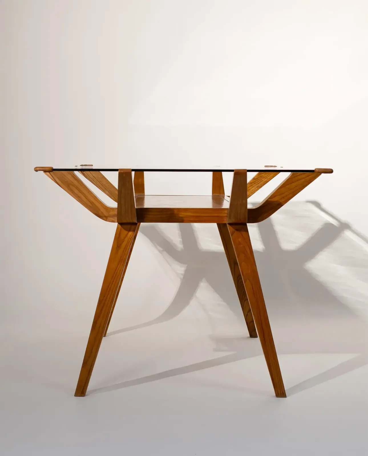 Italiaanse eettafel met houtinlegwerk, 1950 photo vinterior