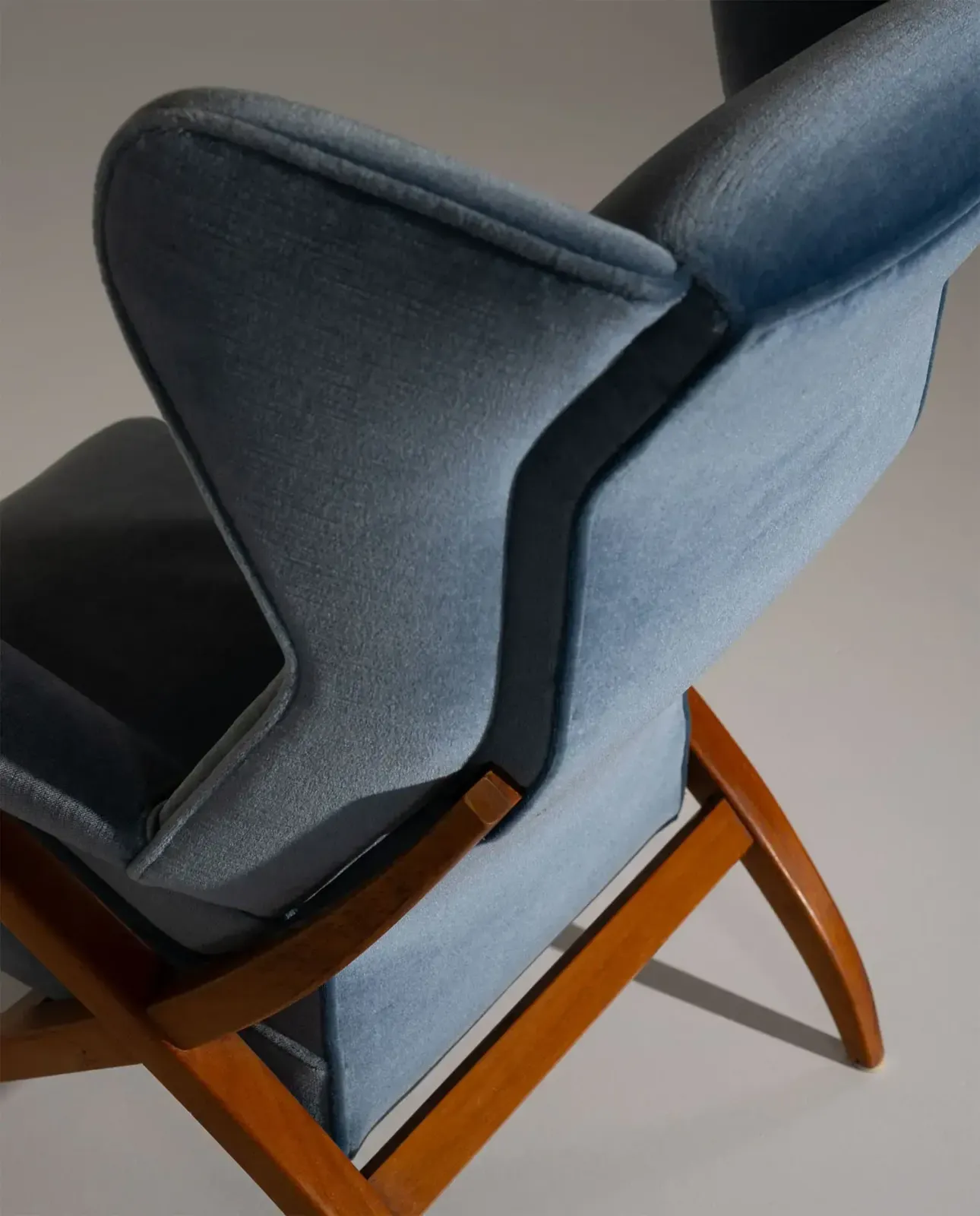 photo furniture “Fiorenza” Chair By Franco Albini For Arflex