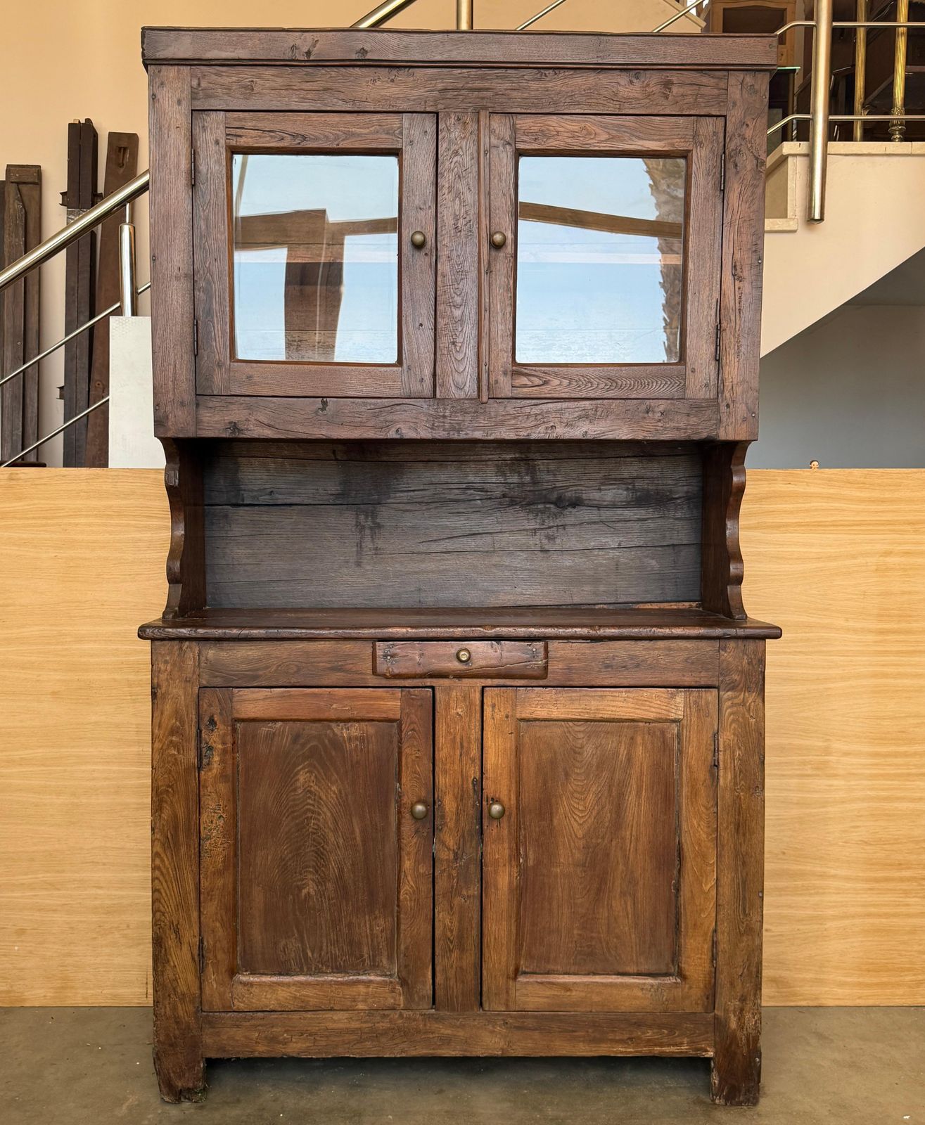 Vaisselier rustique espagnol en bois massif, style campagne, avec portes vitrées photo buy