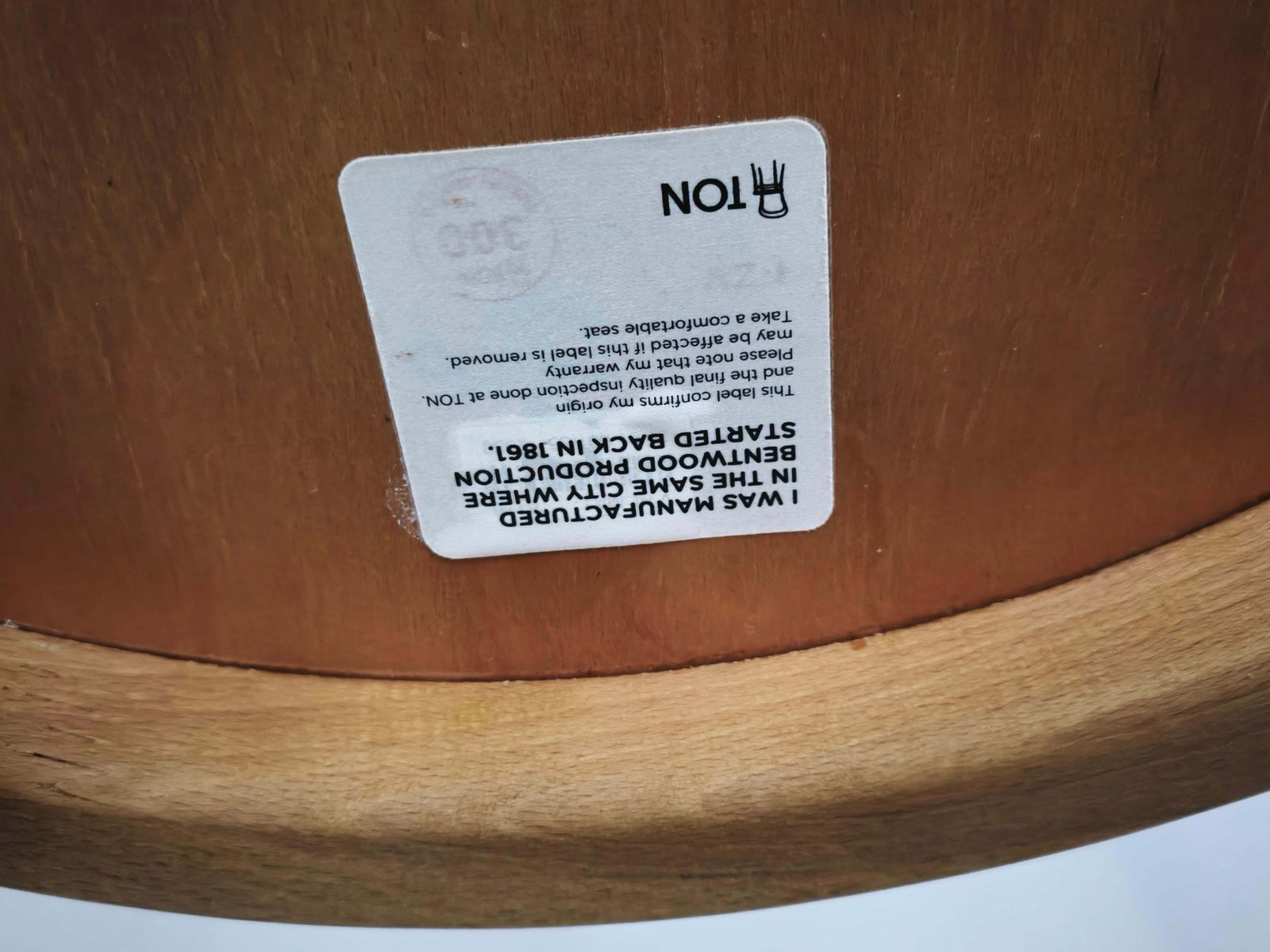 Ton Model 209 Bentwood eetkamerfauteuils, Tsjechië, jaren 2000 photo Meubels