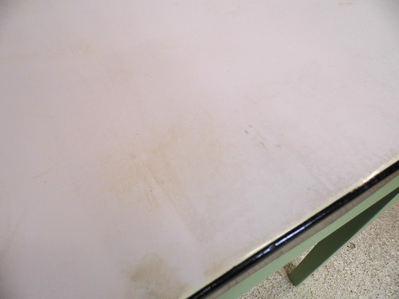 photo vintage Vintage Enamel Topped 1950s Kitchen Prep Pastry Table Or Vintage Office Desk