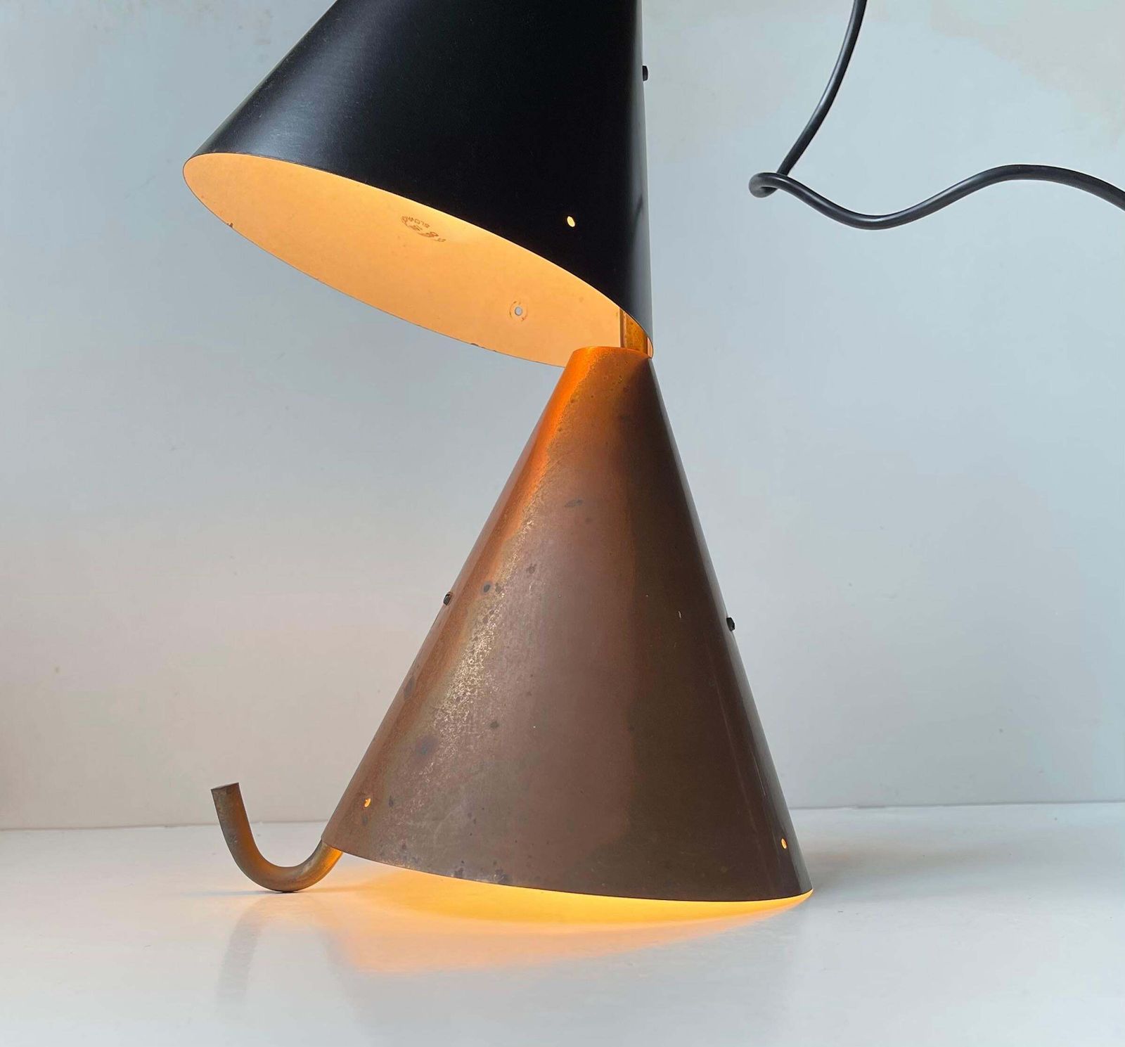 Svend Aage Holm Sørensen dubbele hanglamp voor Lyfa, ca. jaren 1950 photo for sale