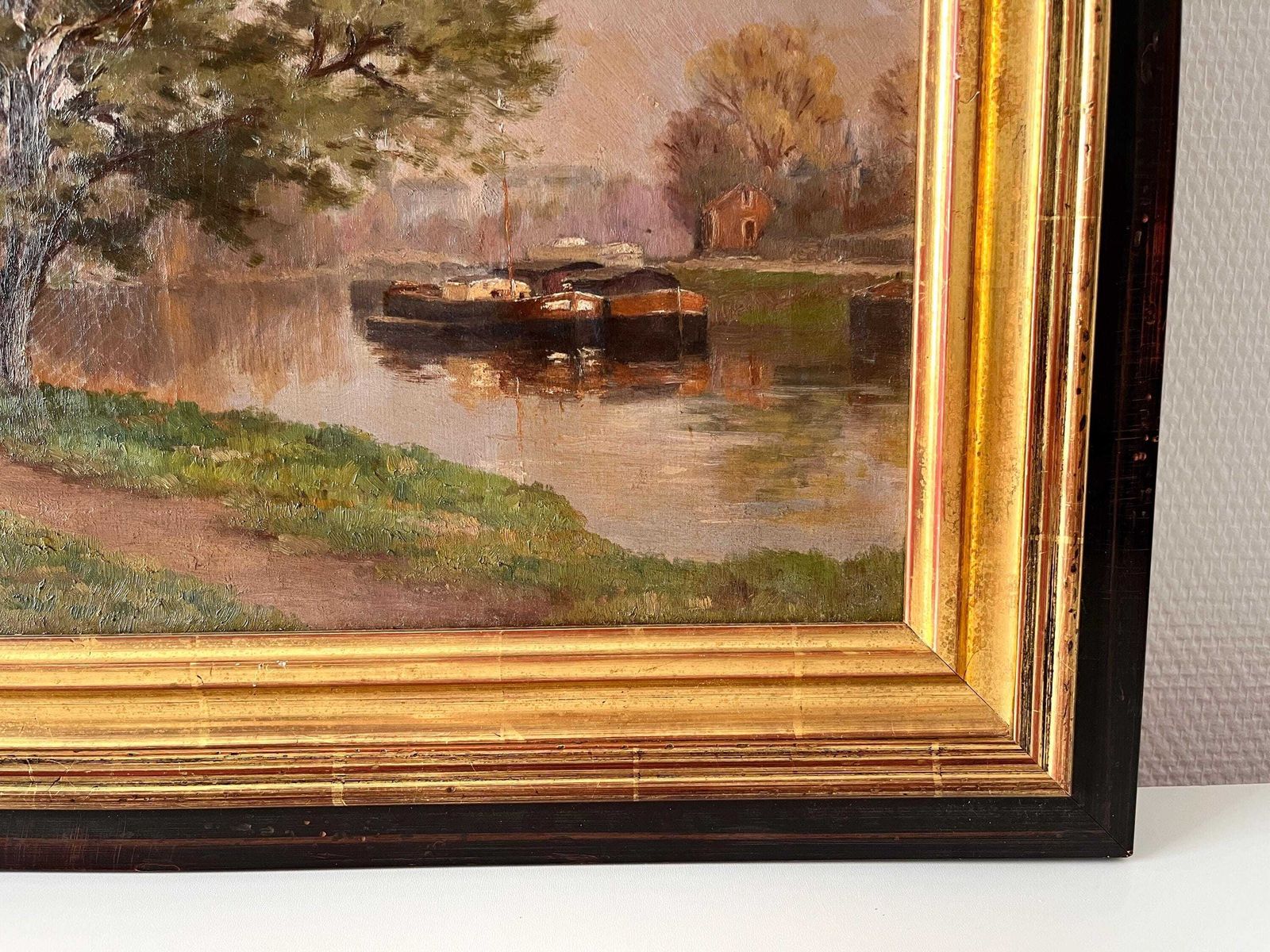 photo for sale Antiek olieverfschilderij op doek "The Barges On The Seine Docks", 19e-eeuws Frans landschap