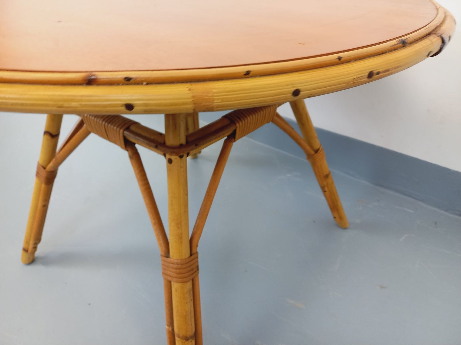 Ronde salontafel in hout en rattan photo buy