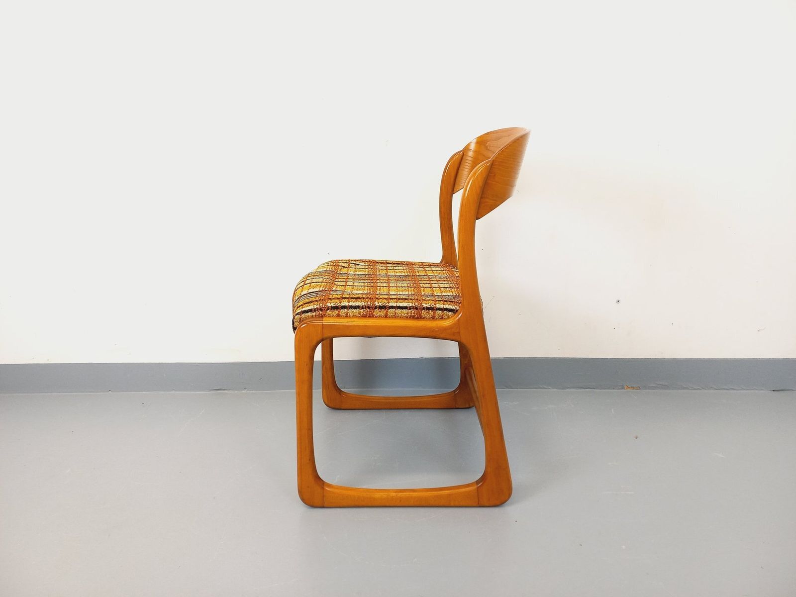 Baumann houten slee-stoel met wollen bekleding photo for sale
