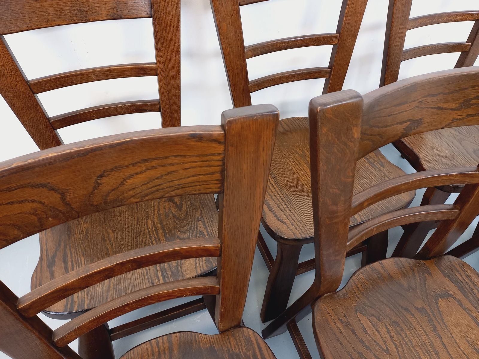 6 Brutalist Eiken Stoelen, jaren 1950 photo vinterior