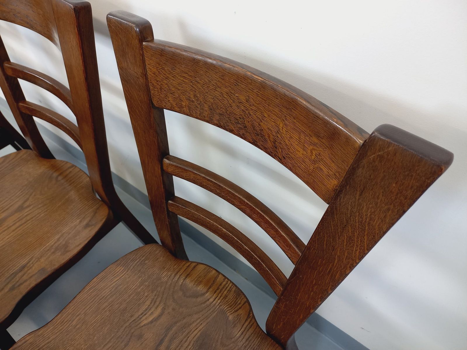 photo buy 6 Brutalist Eiken Stoelen, jaren 1950