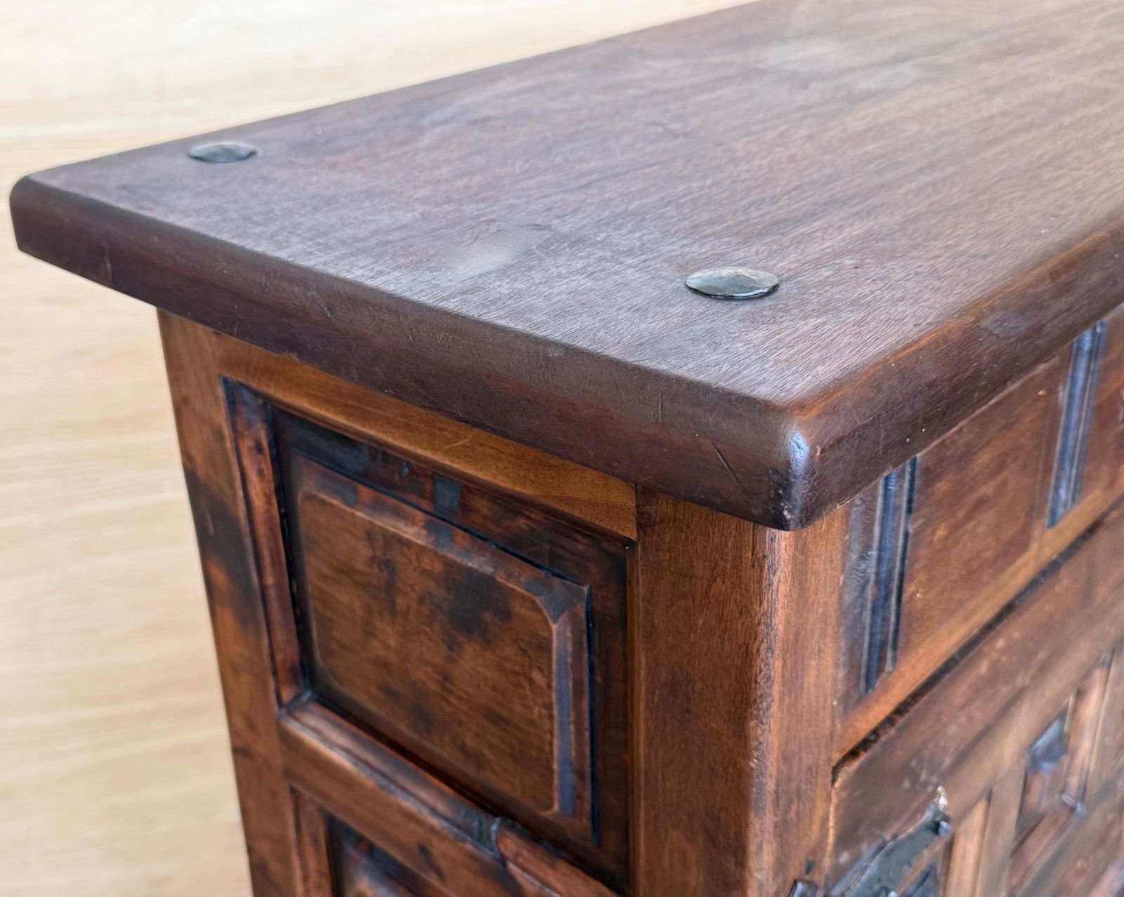photo for sale Cabinet espagnol d'époque en bois massif sculpté, ferrures en fer et doubles portes
