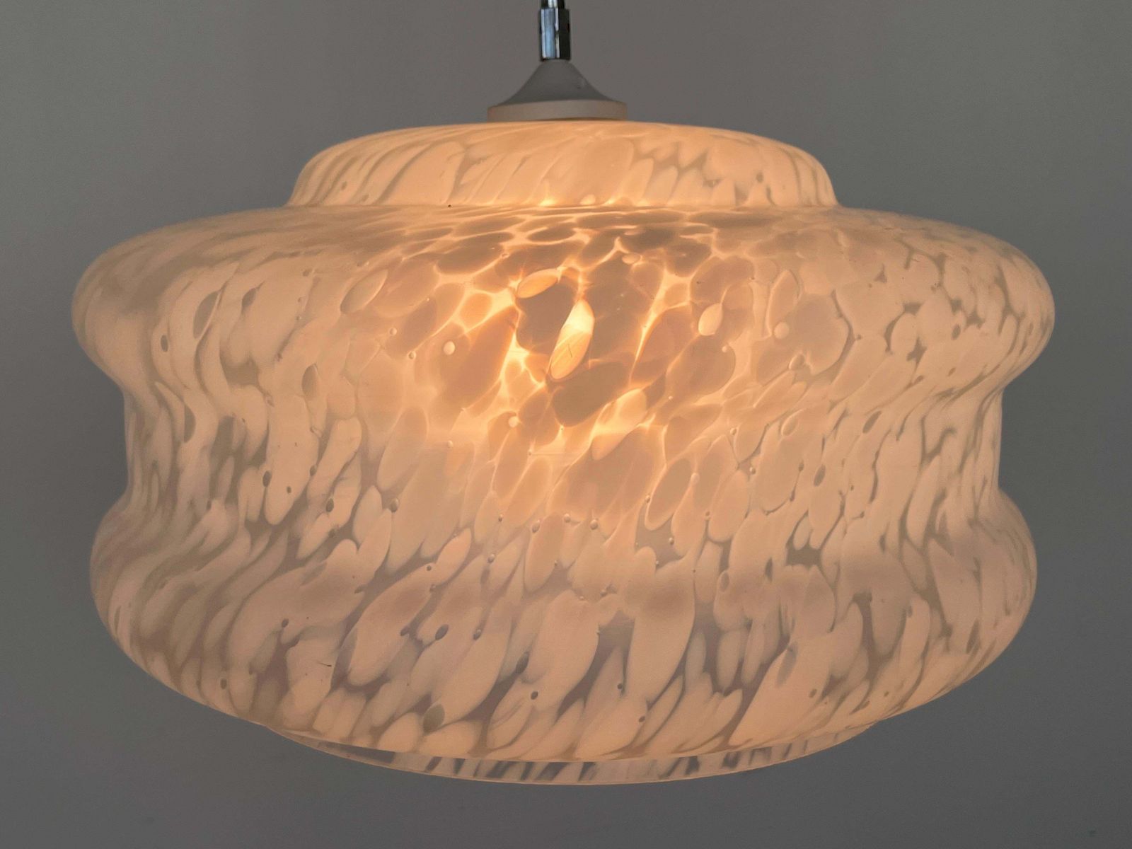 Design Glazen Hanglamp in Wit Kunstglas van Karel Volf, Tsjecho-Slowakije, jaren 1970 photo Verlichting