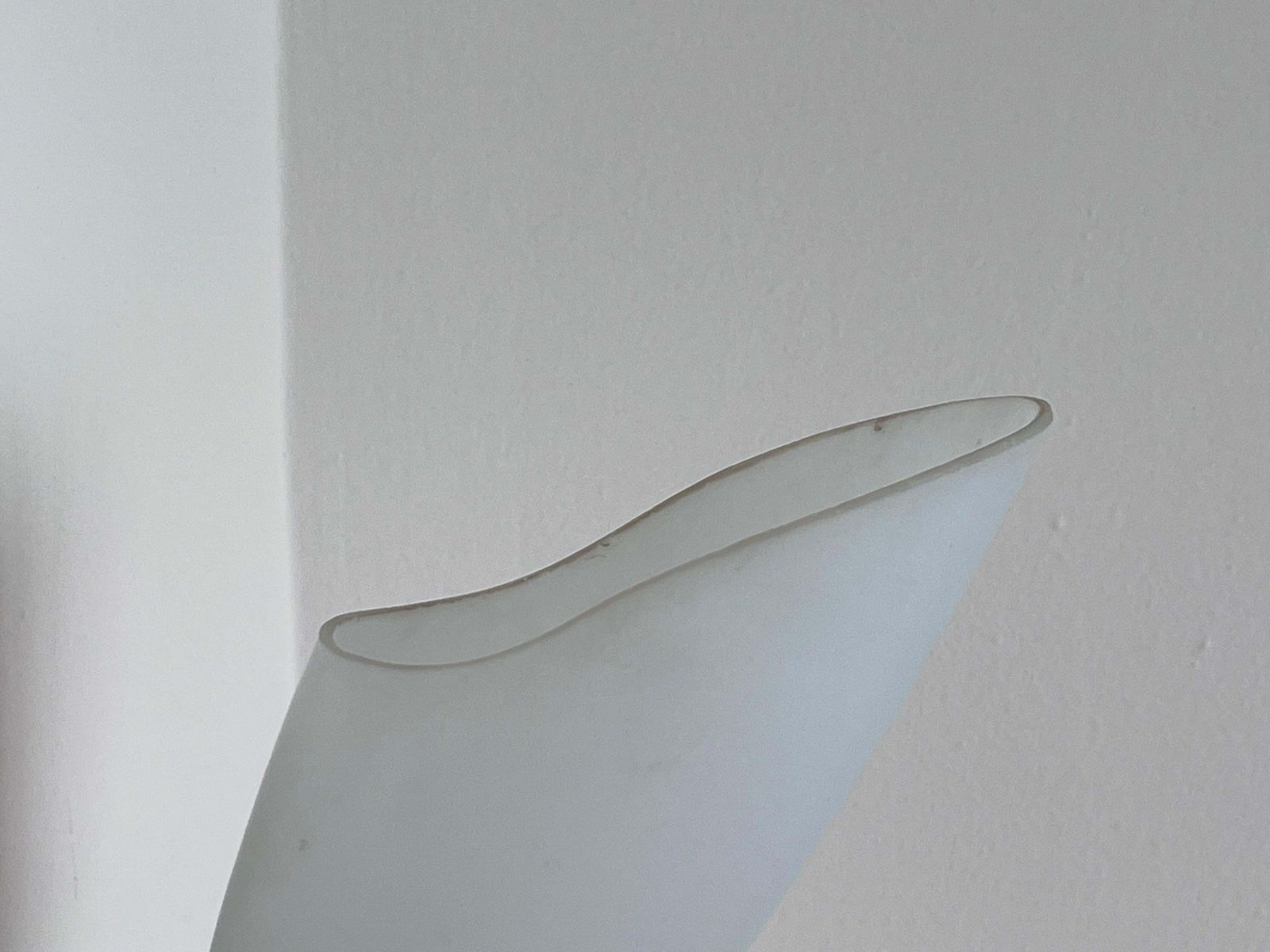 Mid-Century messing en glazen wandlamp van Kamenicky Senov — ca. jaren 1970 photo vintage
