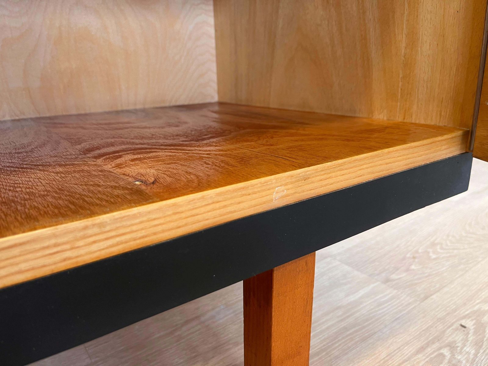 photo furniture Houten dressoir met eenvoudig ontwerp, jaren 1940 – Up Závody, Tsjecho-Slowakije