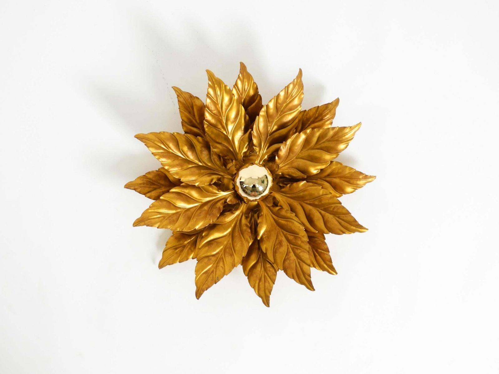 Grande applique ou plafonnier Hans Kögl de style florentin doré, années 1980 photo furniture